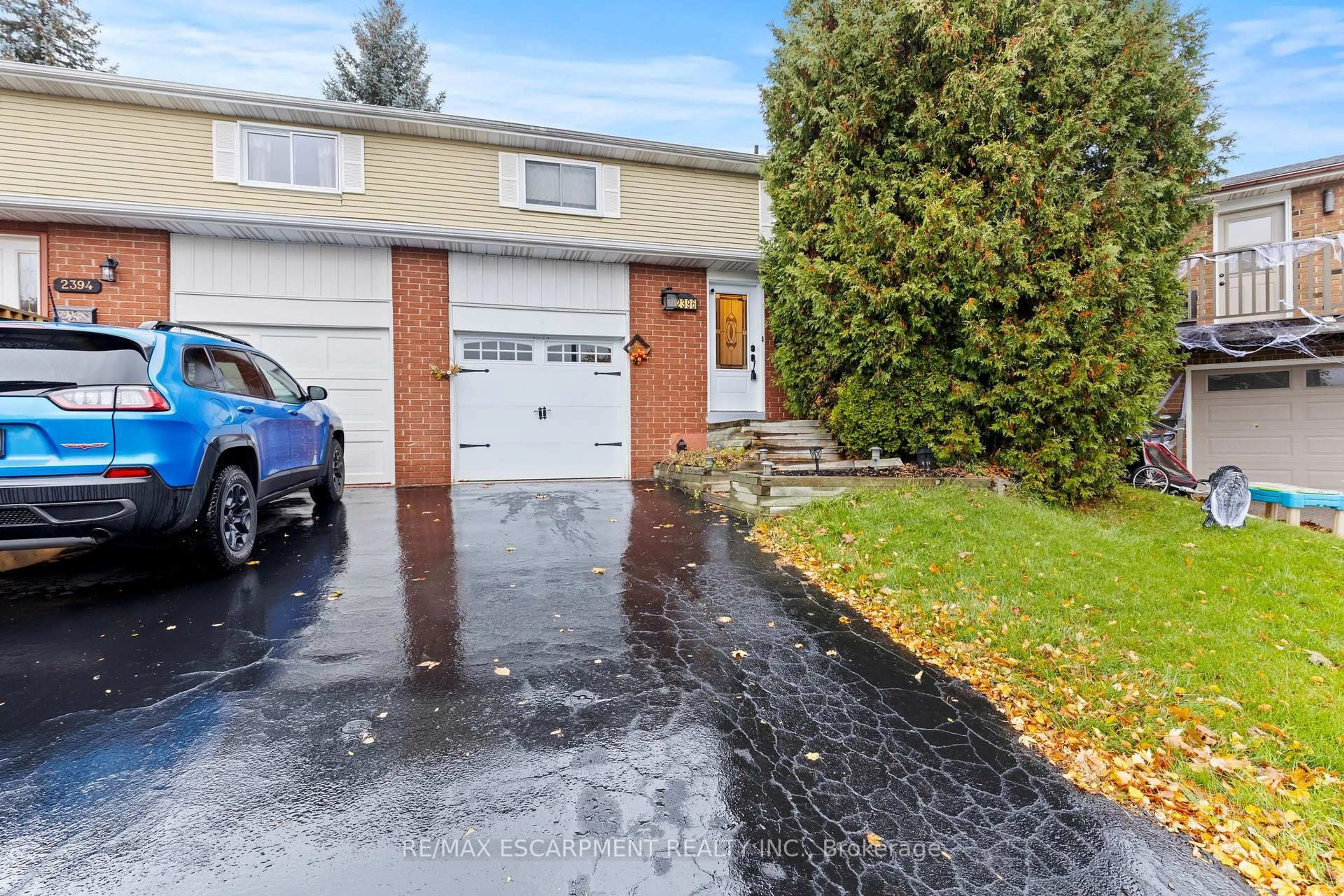Unknown for 2396 Lyford Lane, Burlington Ontario L7P 3Y8
