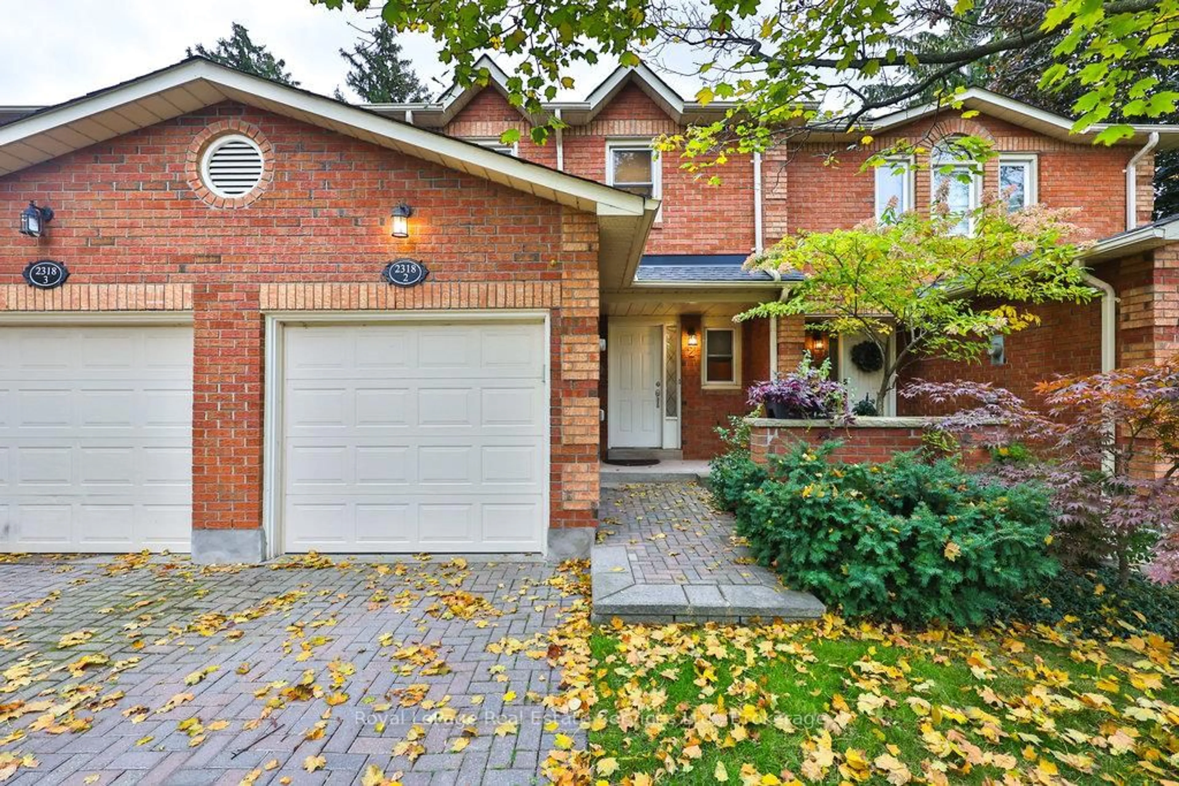 Home with brick exterior material, street for 2318 Marine Dr #2, Oakville Ontario L6L 1C3