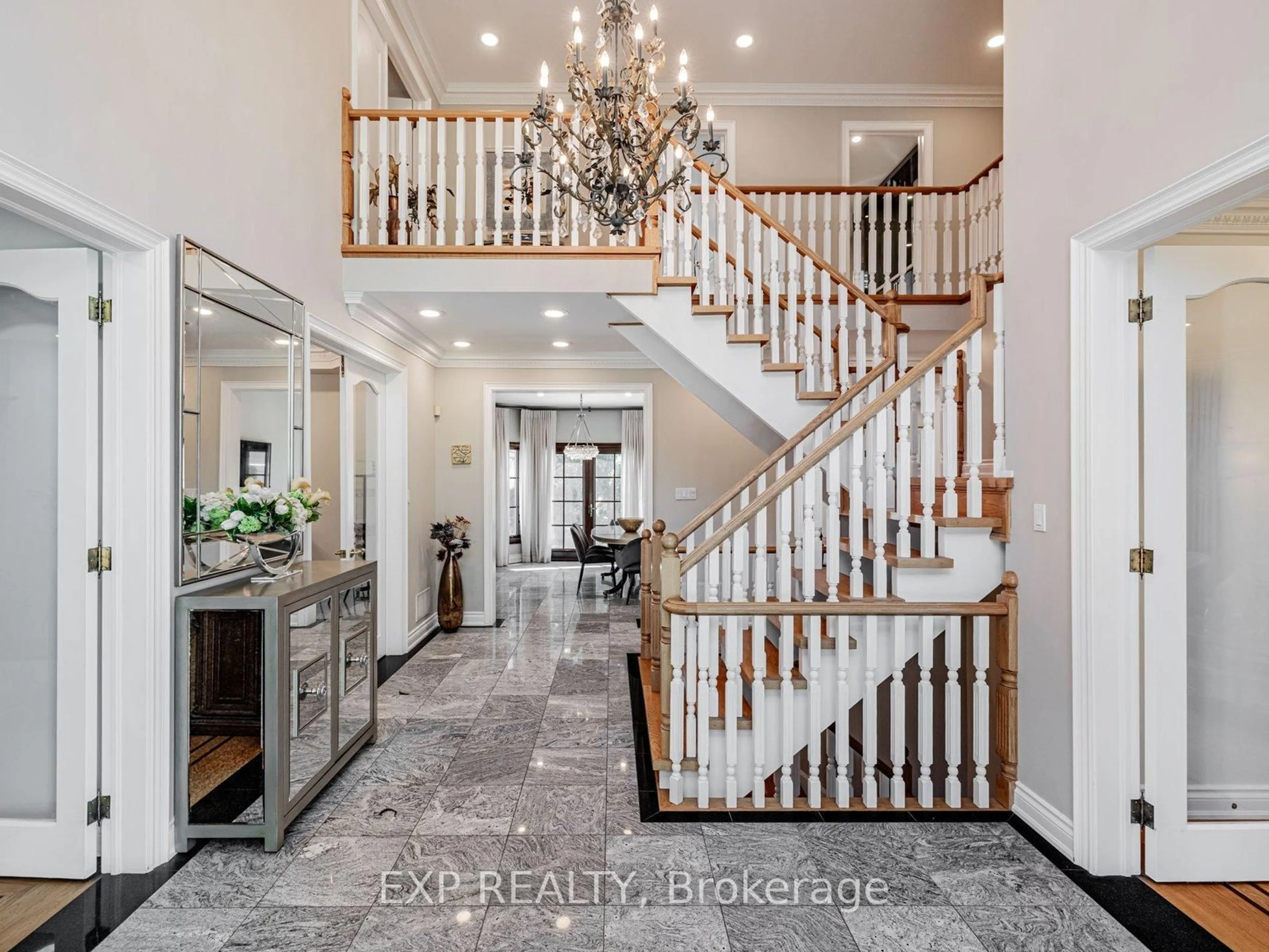 Indoor entryway for 13 Bourdon Ave, Toronto Ontario M6L 2Y7