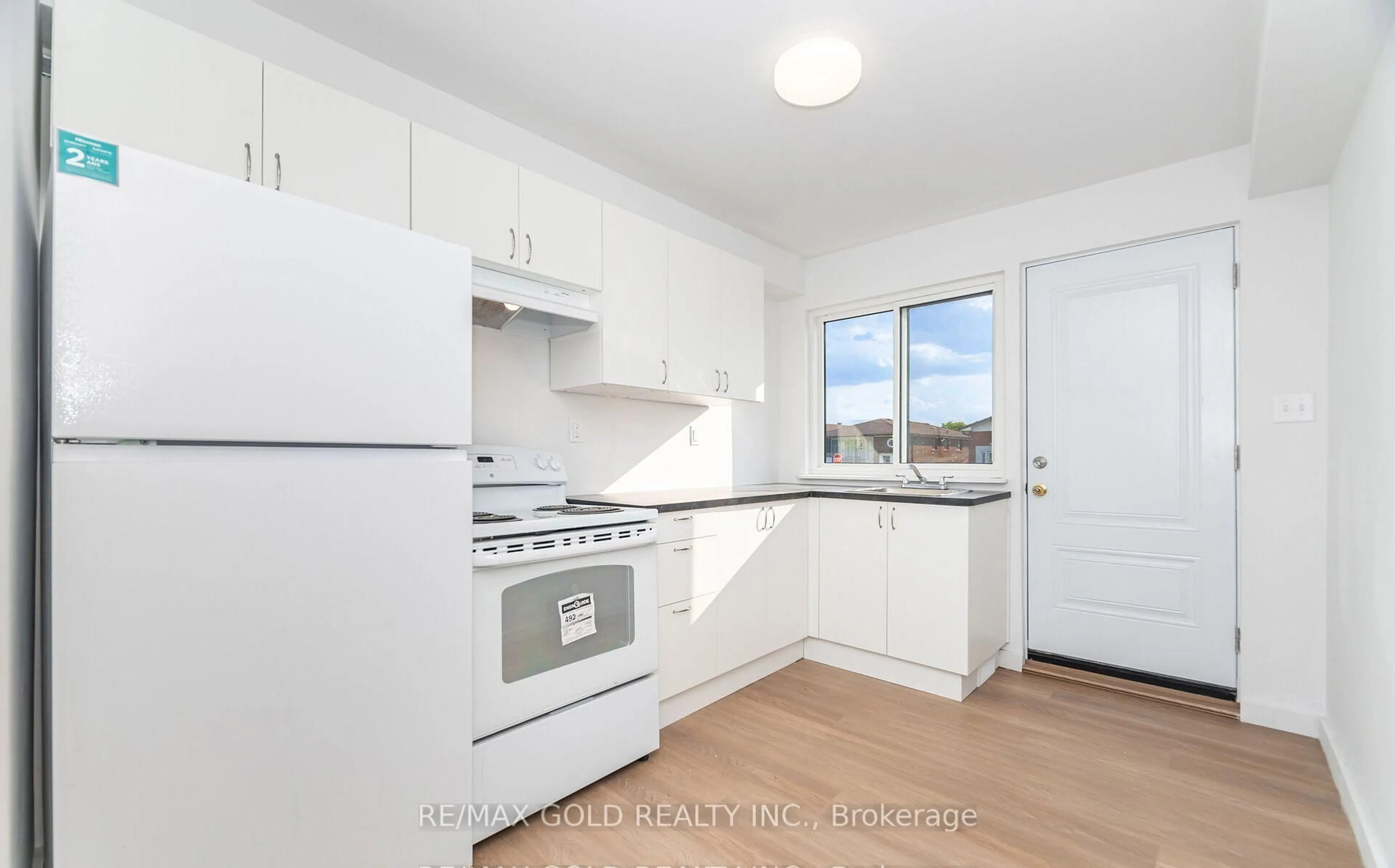 Standard kitchen, unknown for 3309 Jolliffe Ave, Mississauga Ontario L4T 1V6