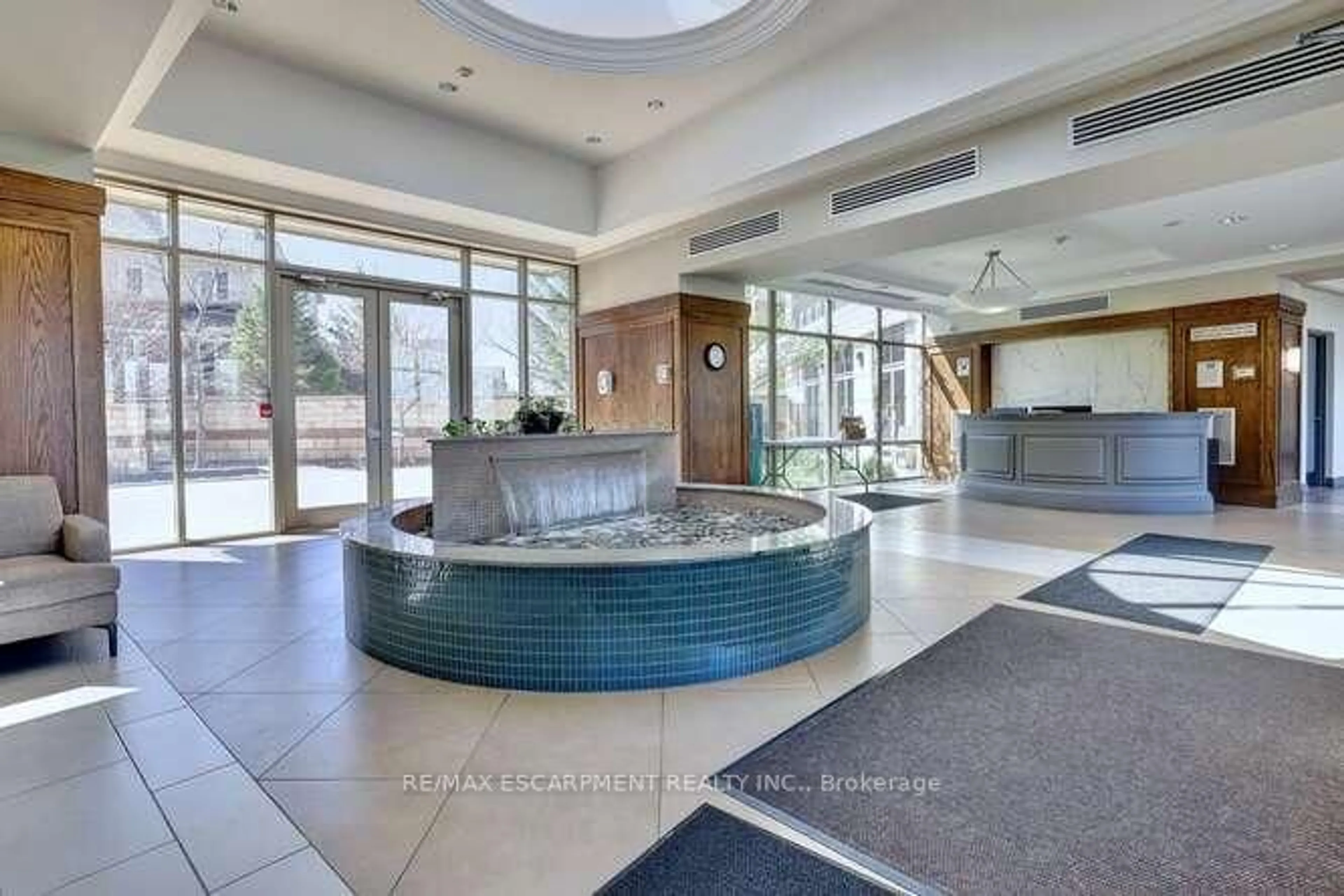 Unknown for 2391 Central Park Dr #202, Oakville Ontario L6H 0E4