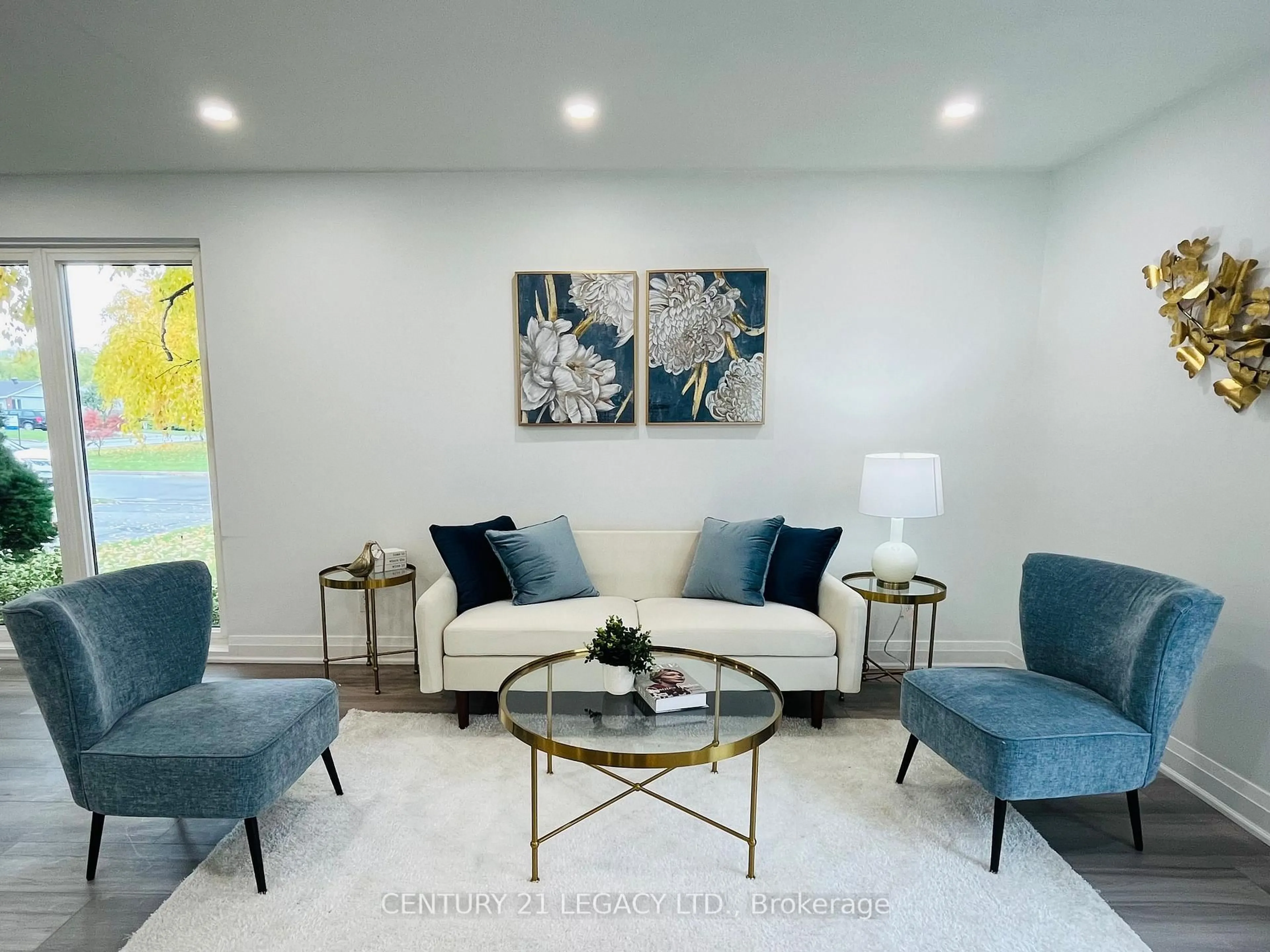 Living room with furniture, unknown for 26 Epsom Downs Dr, Brampton Ontario L6T 1Y8