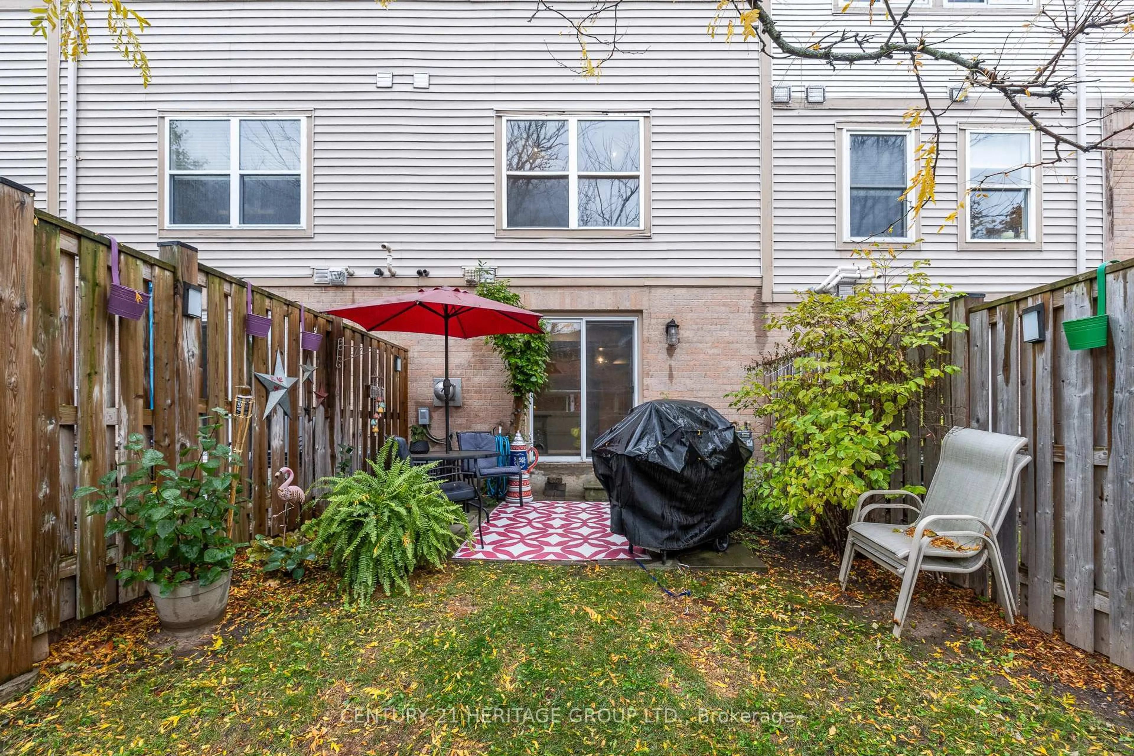 Patio, street for 2531 Northampton Blvd #51, Burlington Ontario L7M 4H5
