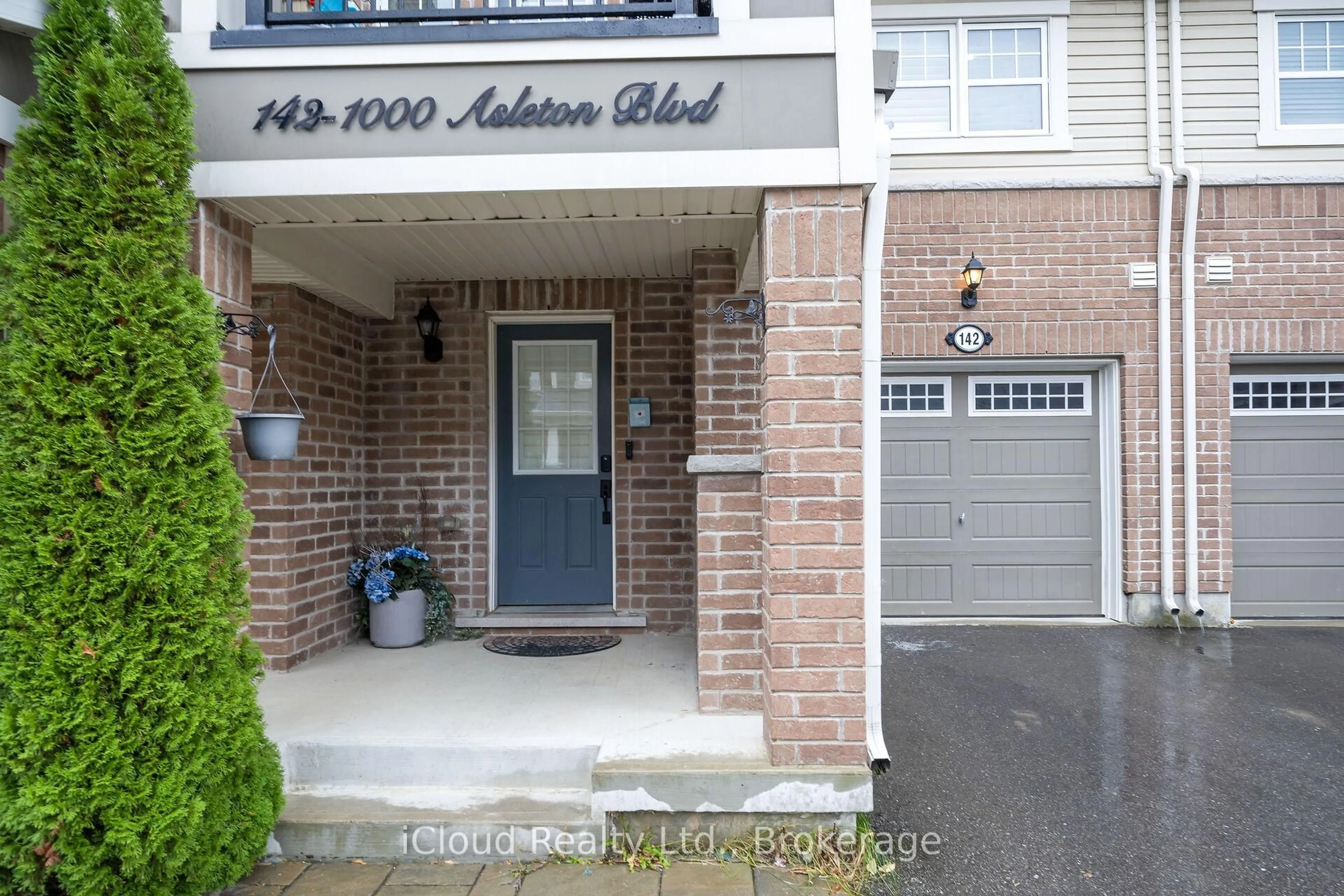 Indoor entryway for 1000 Asleton Blvd #142, Milton Ontario L9T 9L2