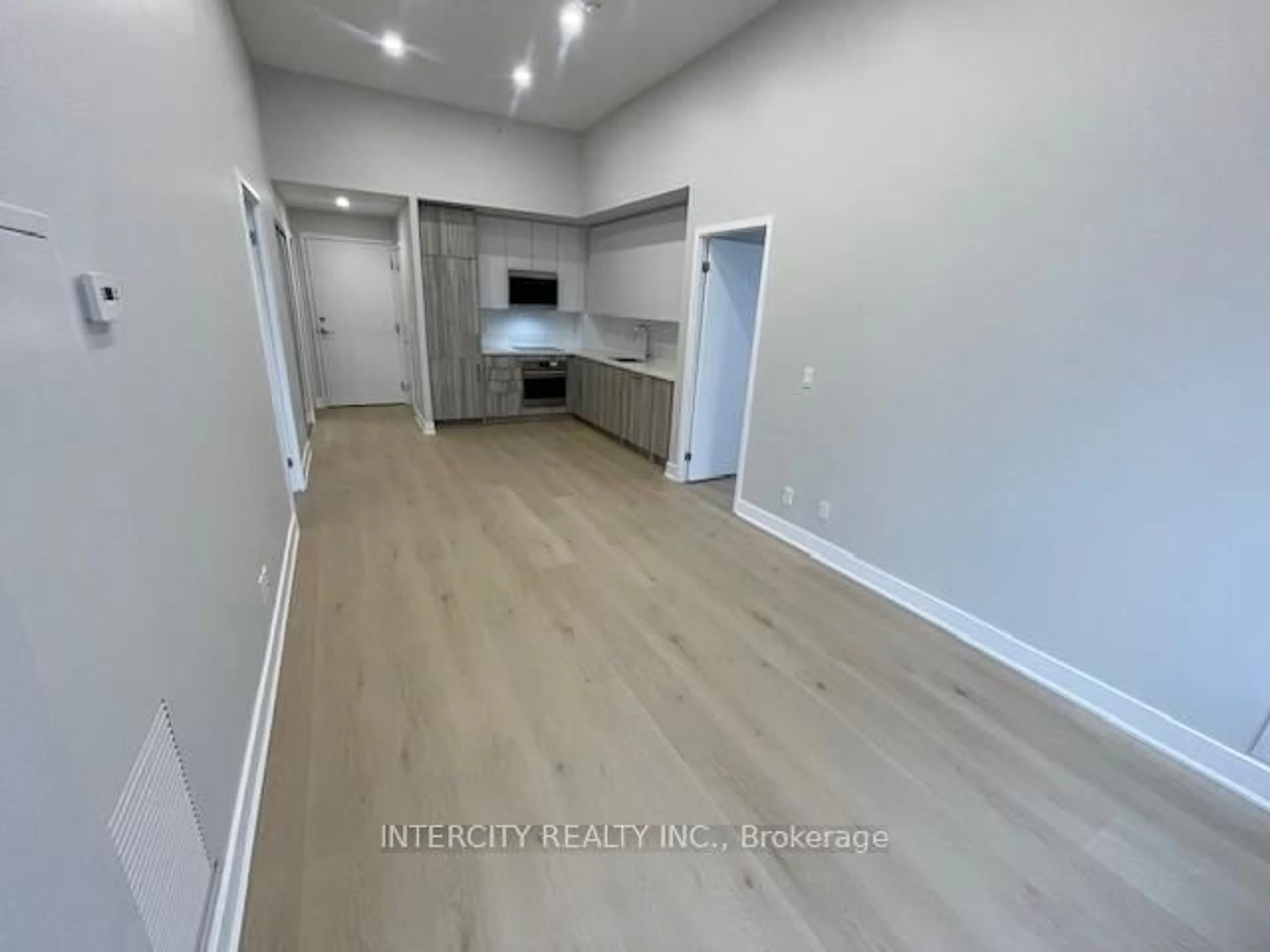 A pic of a room for 297 Oak Walk Dr #409, Oakville Ontario L6H 6Z3