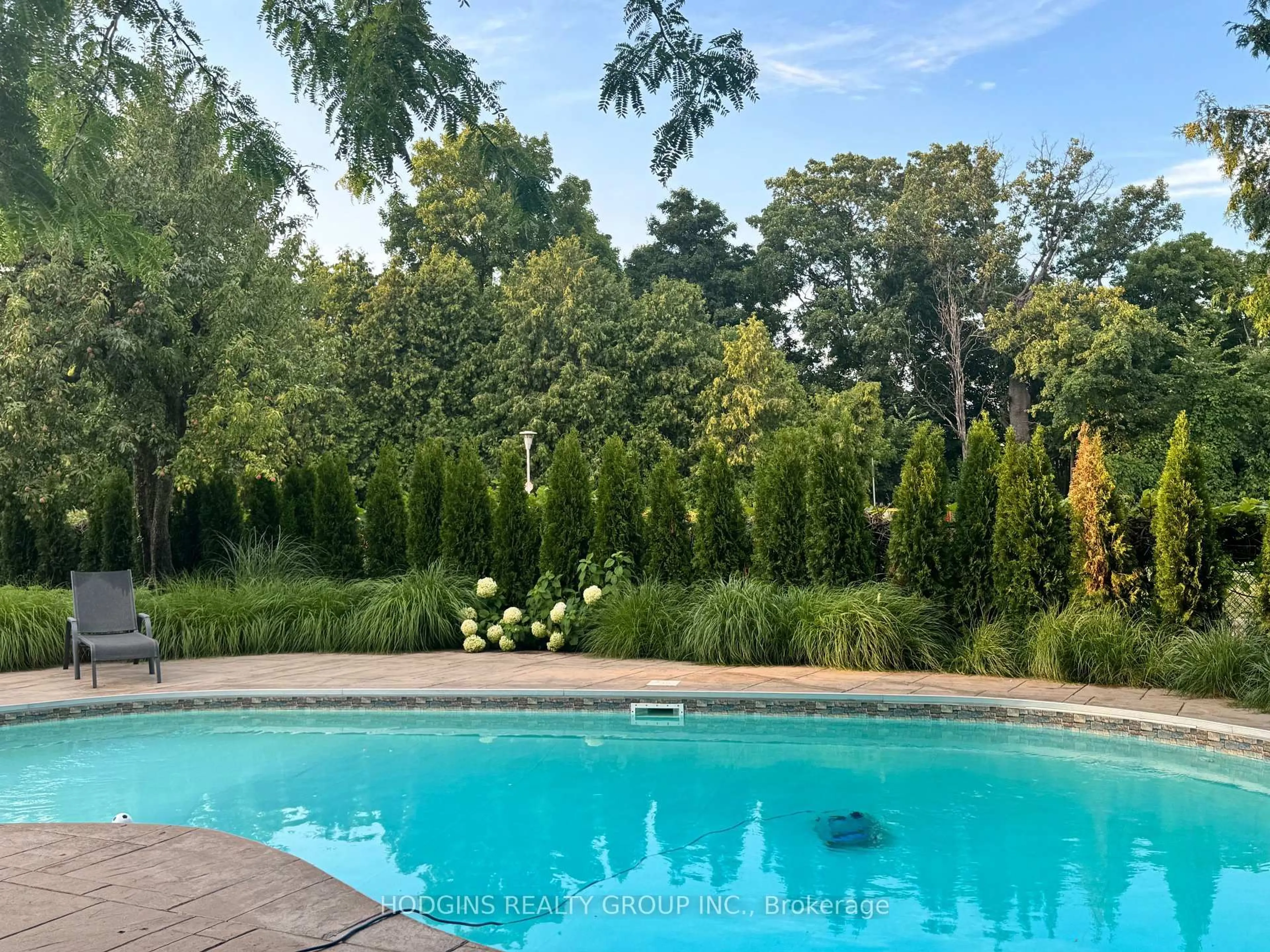 Pool for 1726 Sherwood Forrest Circ, Mississauga Ontario L5K 2H6