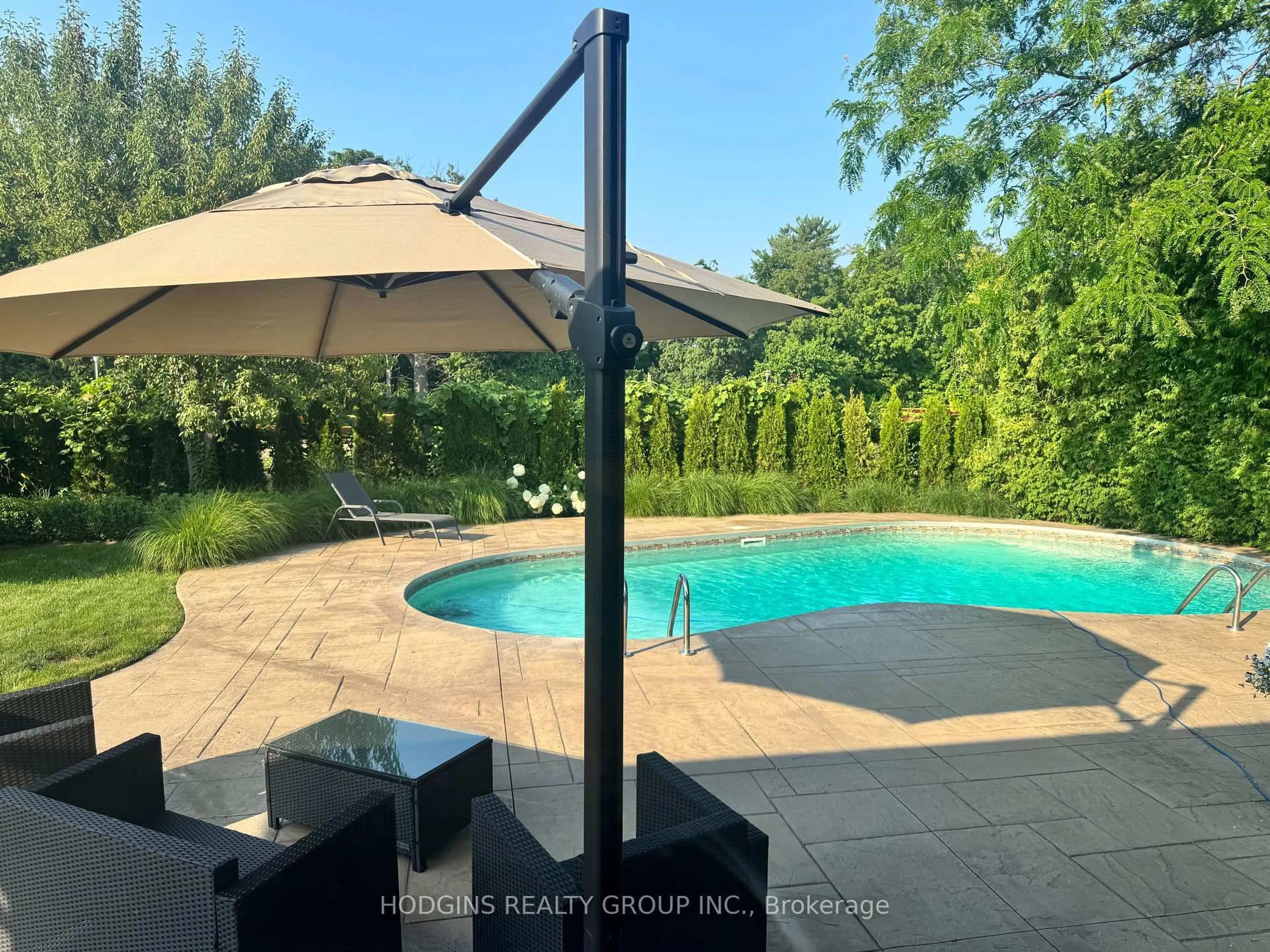 Unknown for 1726 Sherwood Forrest Circ, Mississauga Ontario L5K 2H6