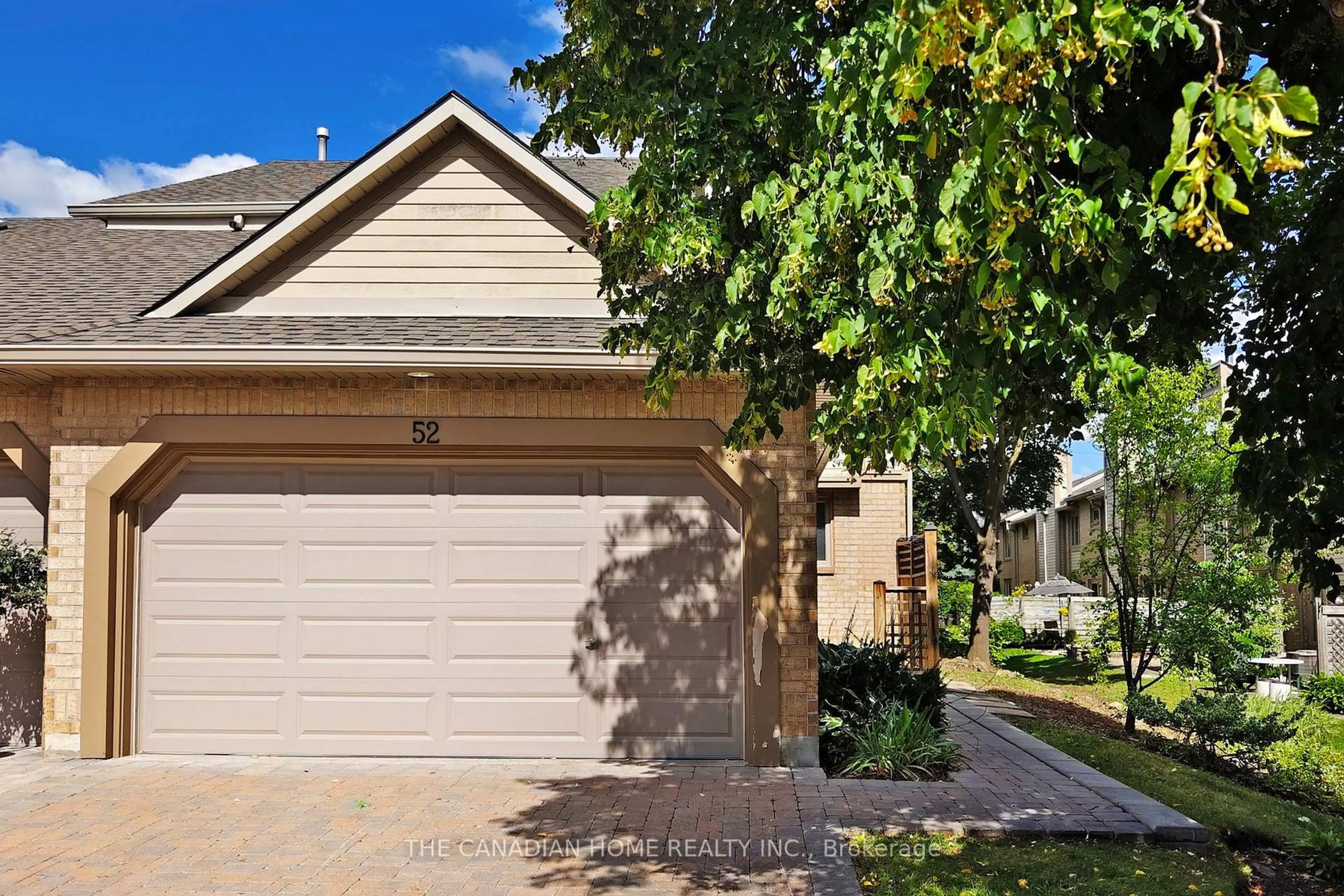 Home with vinyl exterior material, street for 1725 The Chse #52, Mississauga Ontario L5M 4N3