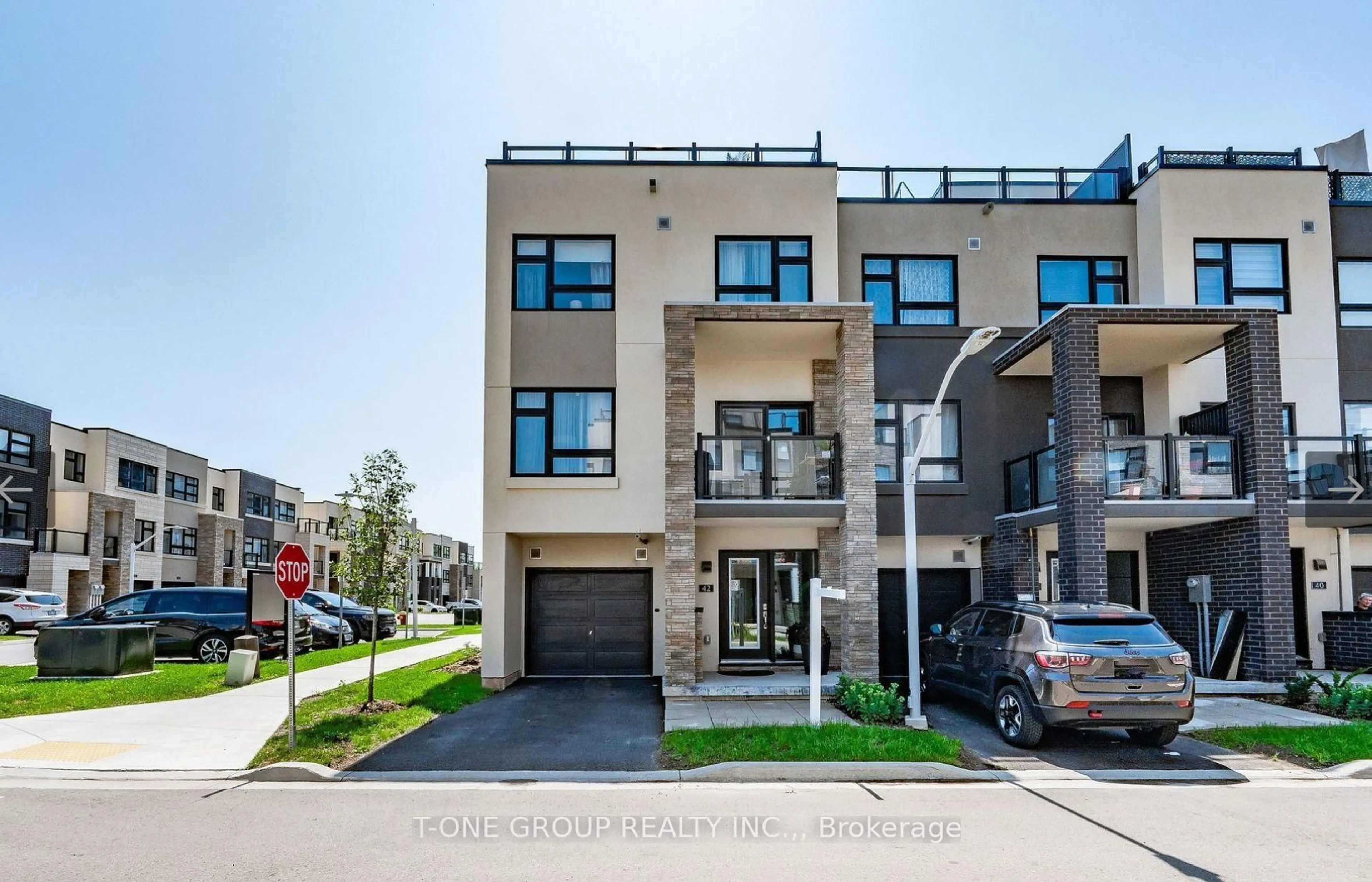Home with brick exterior material, street for 1121 Cooke Blvd #42, Burlington Ontario L7T 0C3