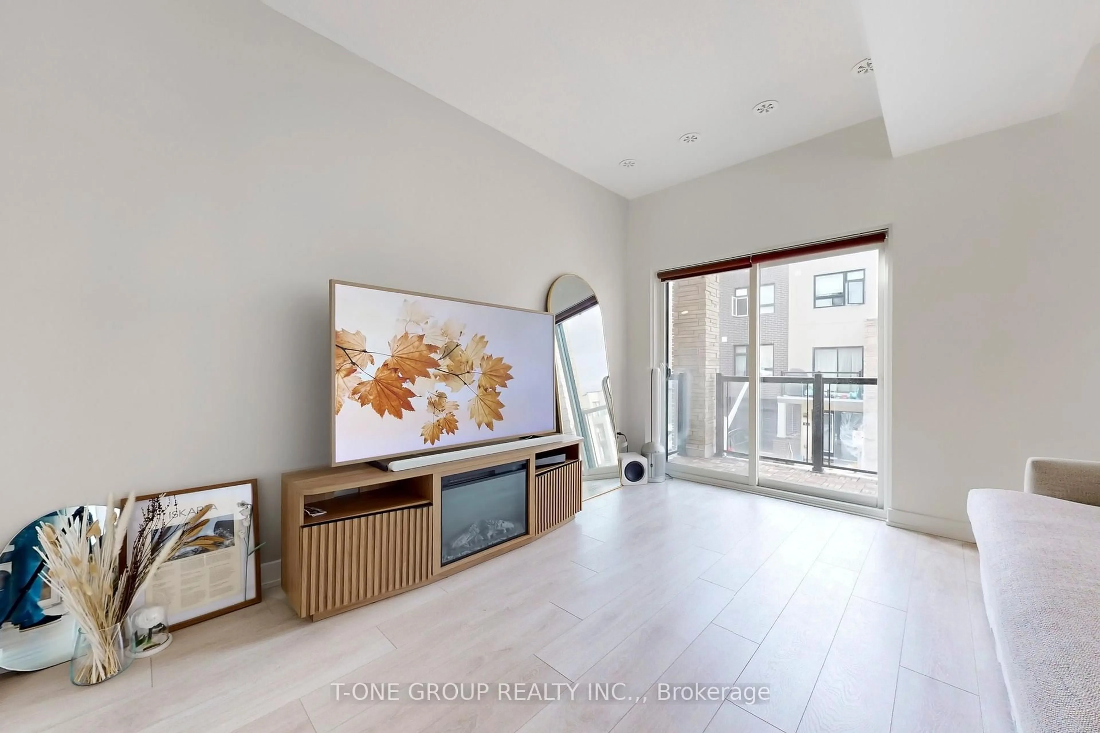 Unknown for 1121 Cooke Blvd #42, Burlington Ontario L7T 0C3