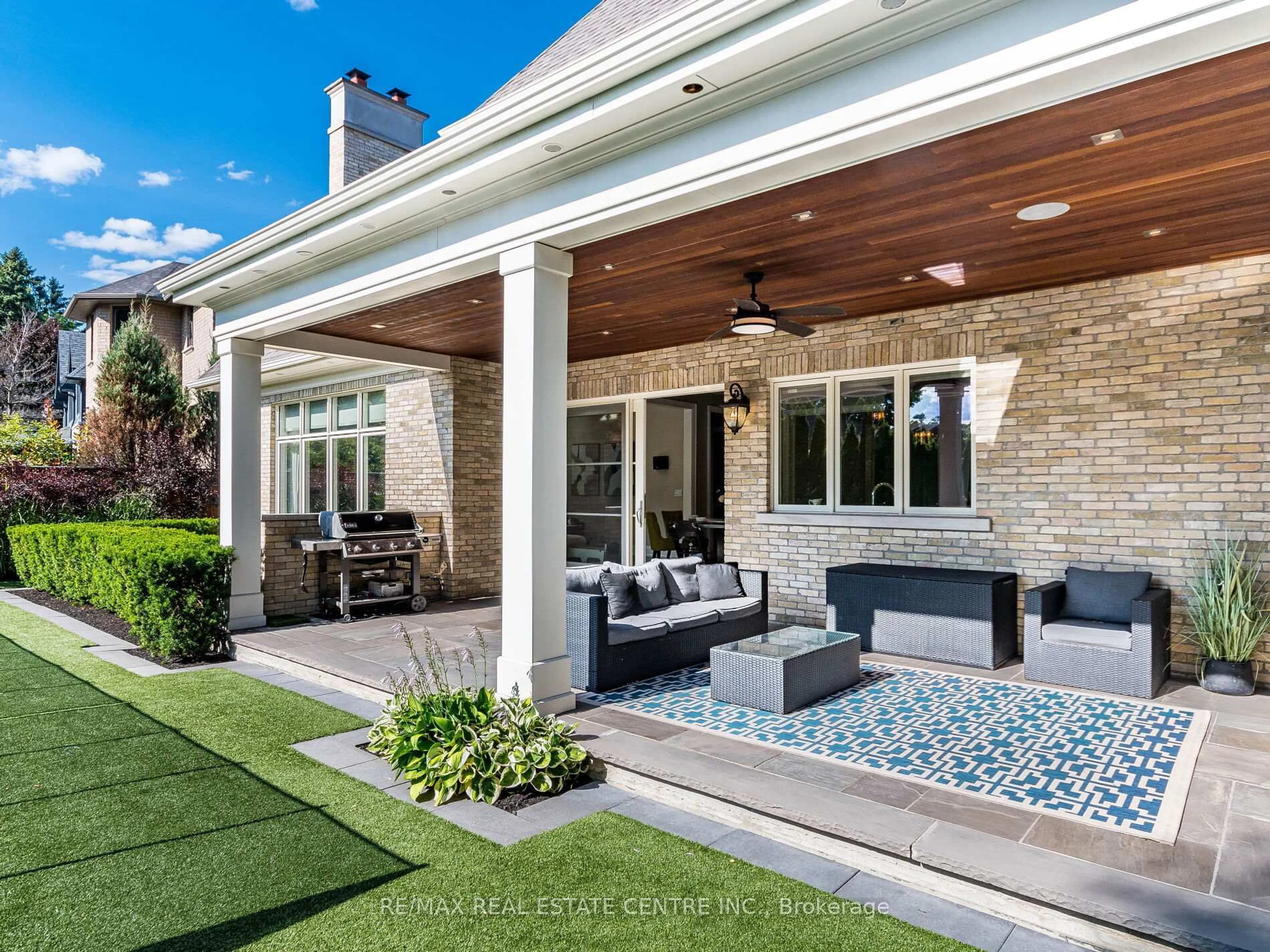 Patio, street for 122 Wimbleton Rd, Toronto Ontario M9A 3S6