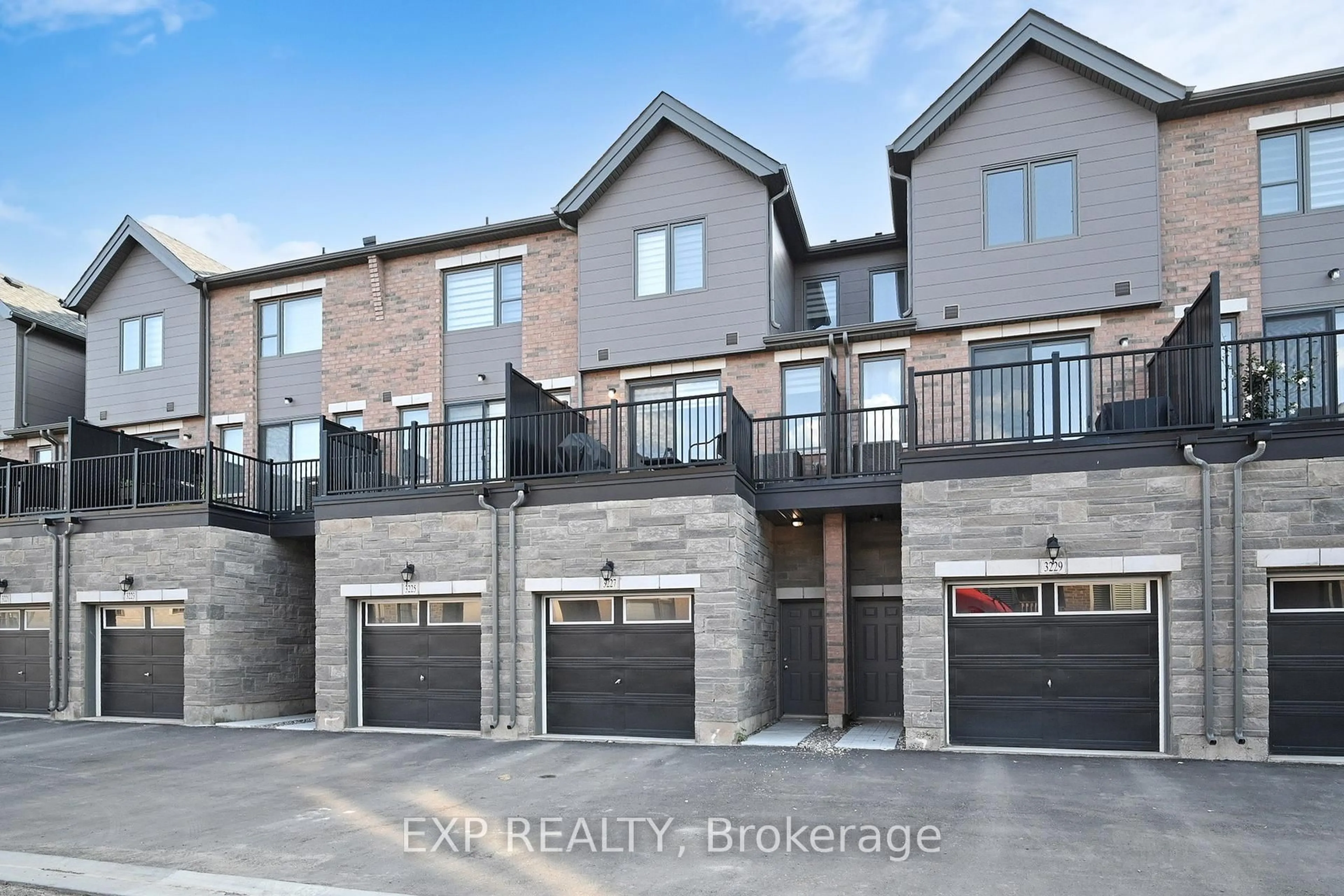 Home with brick exterior material, street for 3227 Sixth Line, Oakville Ontario L6H 0V9