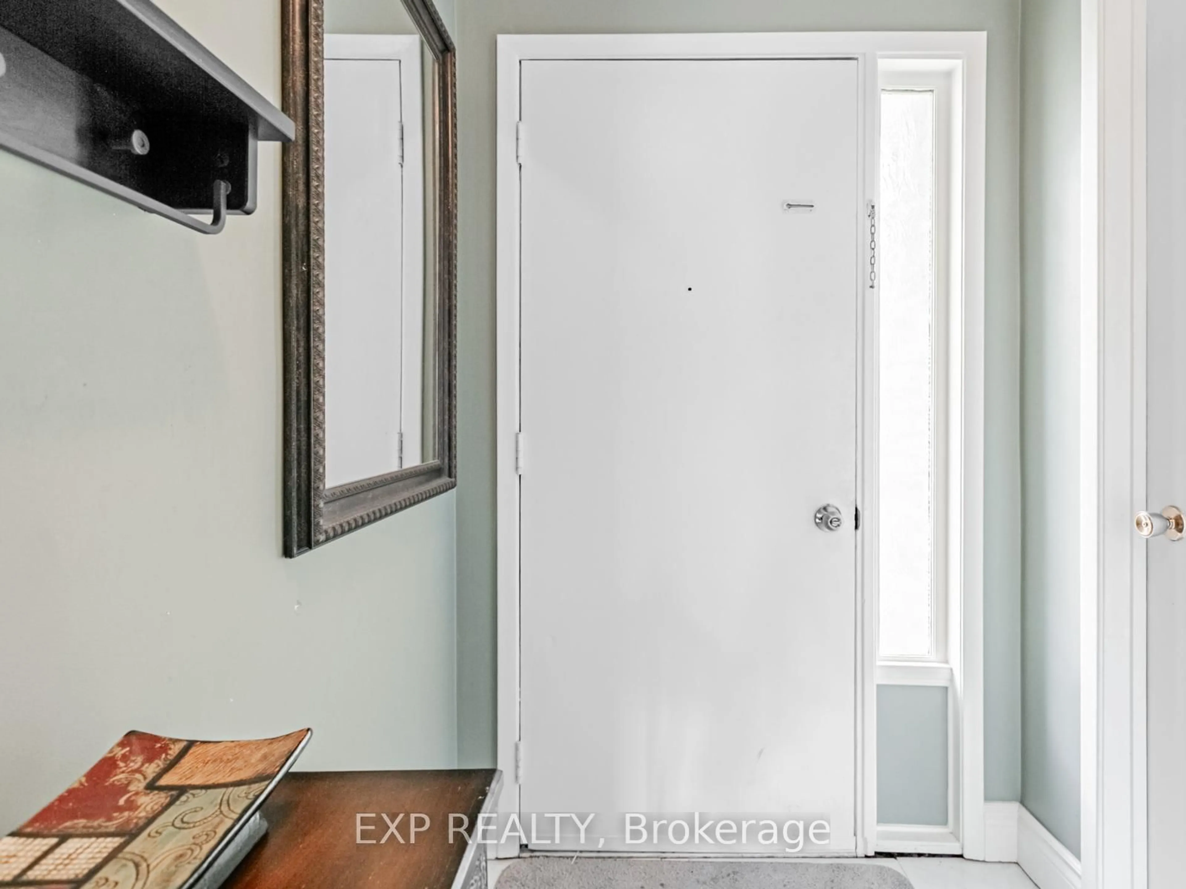 Indoor entryway for 2050 Upper Middle Rd #64, Burlington Ontario L7P 3R9