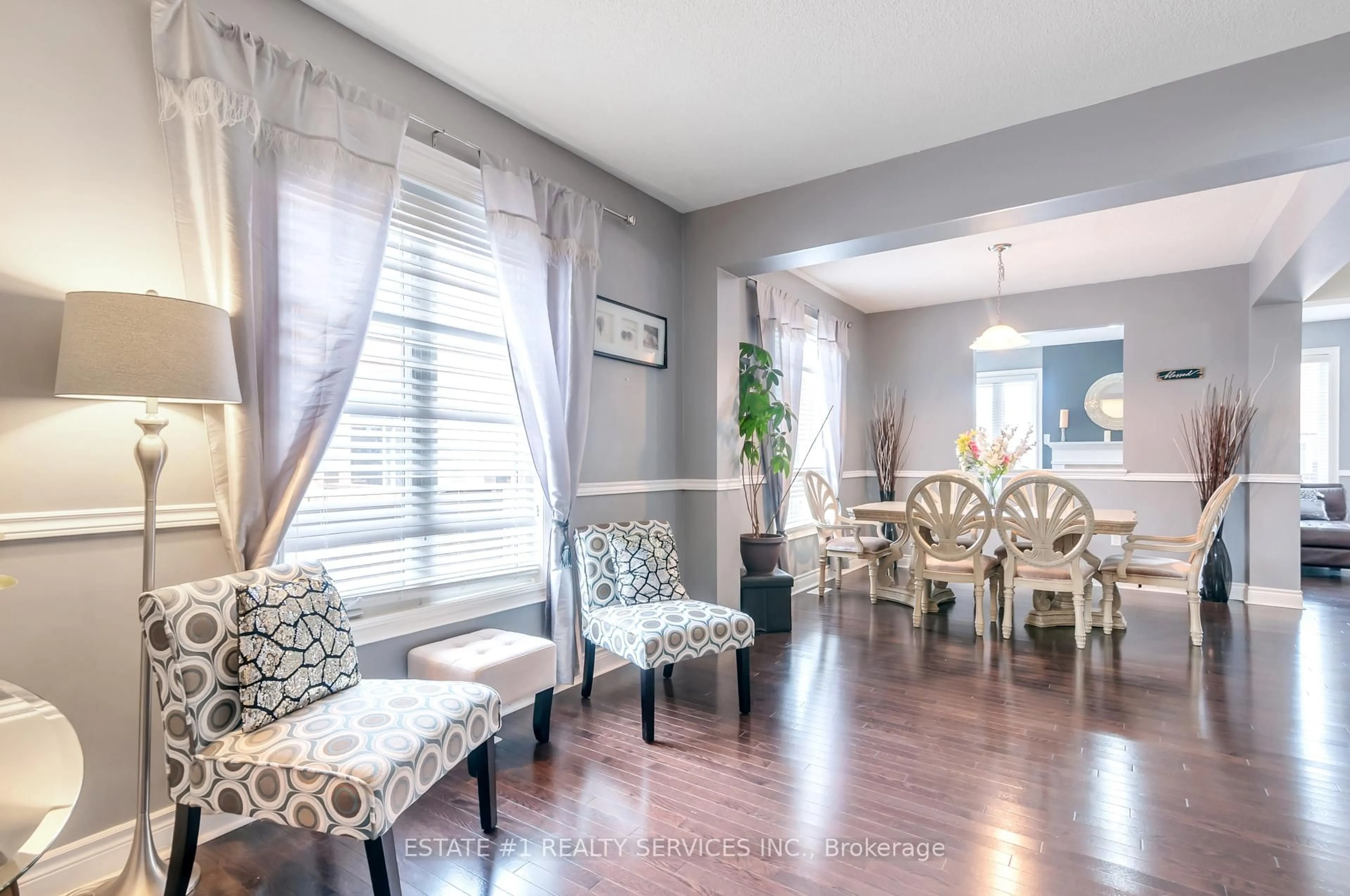 Dining room, wood/laminate floor for 4 Bassett Cres, Brampton Ontario L6X 5G2
