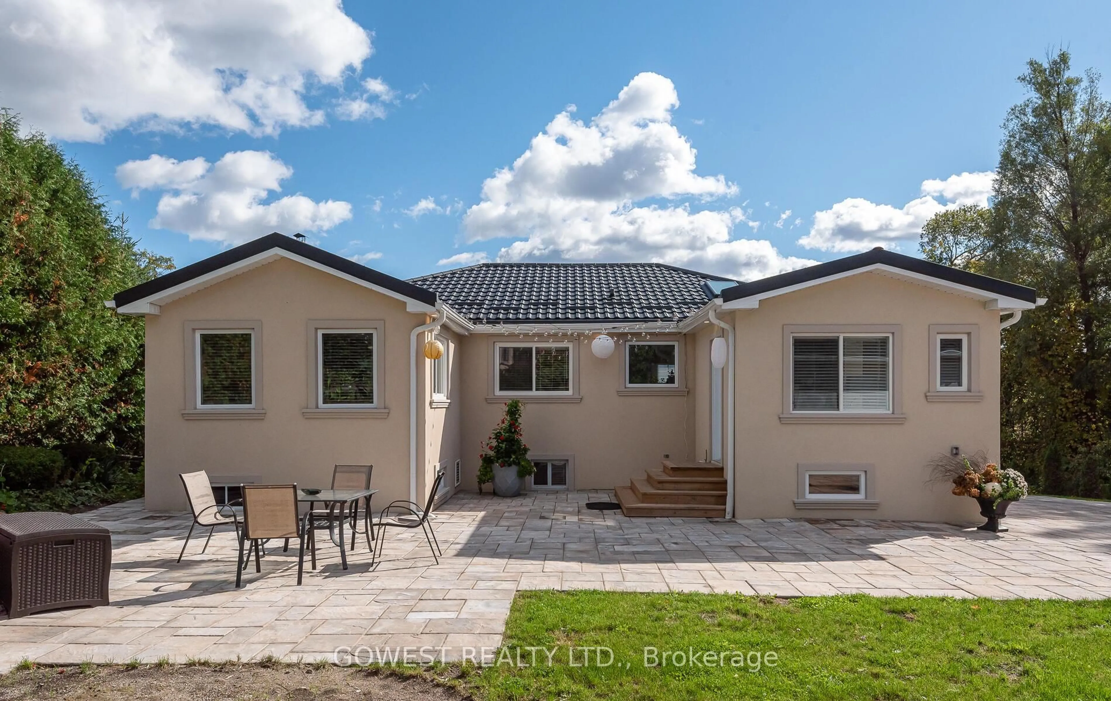 A pic from outside/outdoor area/front of a property/back of a property/a pic from drone, street for 2670 Embleton Rd, Brampton Ontario L6X 0E2