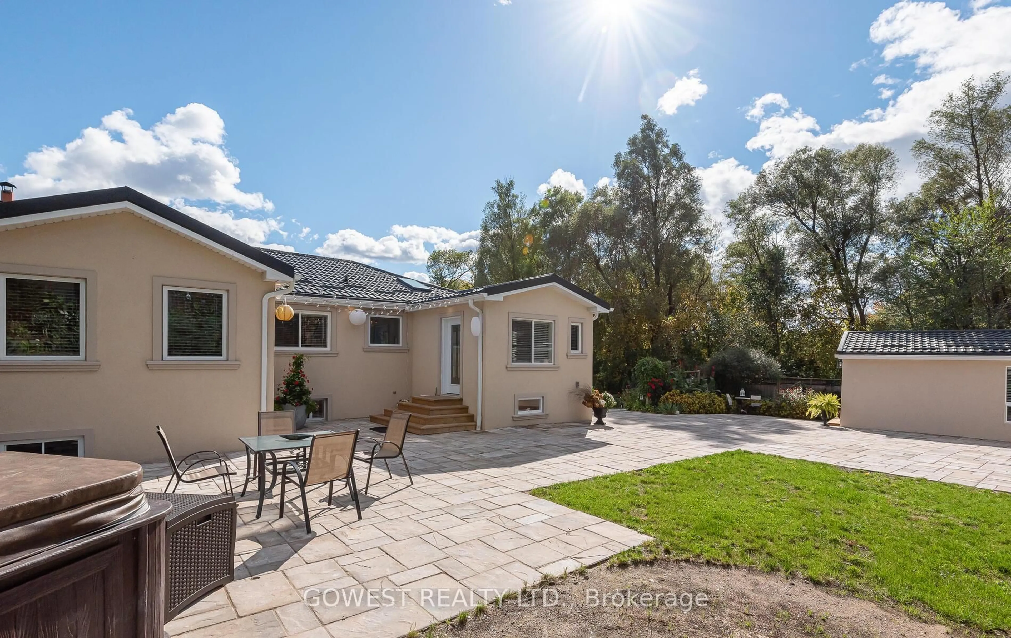 A pic from outside/outdoor area/front of a property/back of a property/a pic from drone, street for 2670 Embleton Rd, Brampton Ontario L6X 0E2