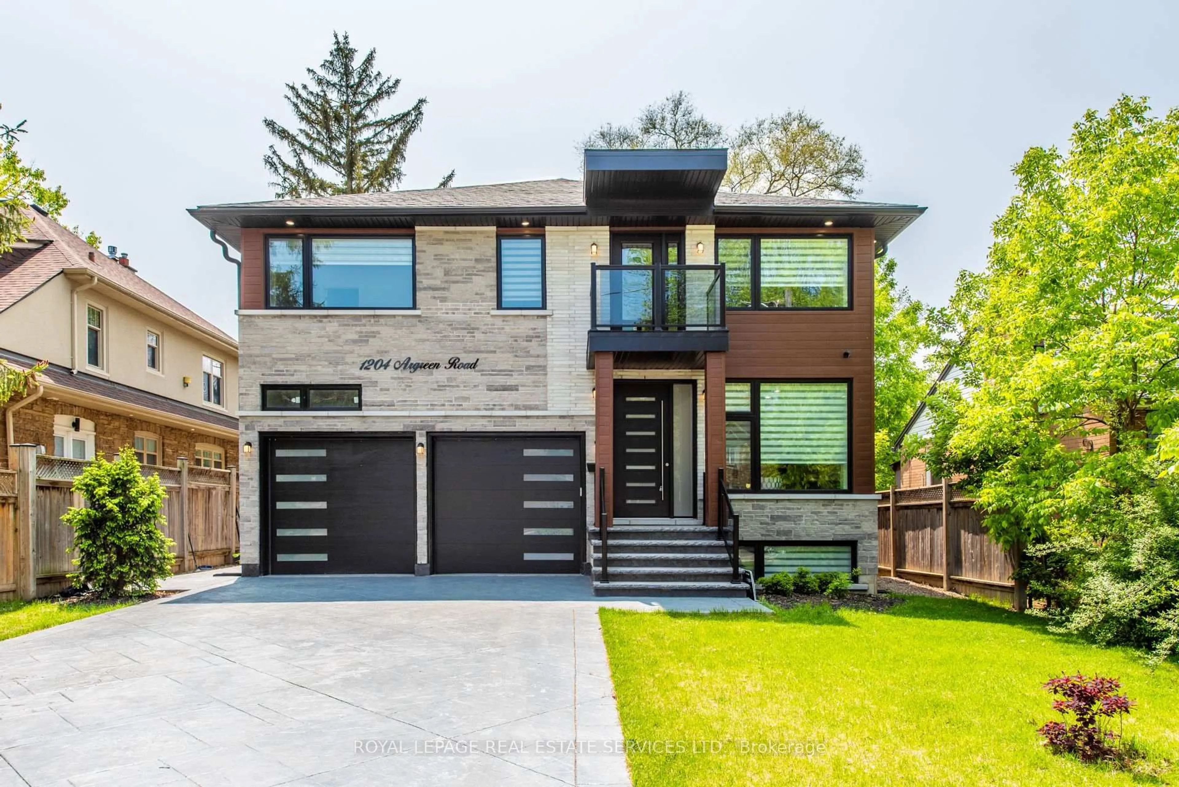 Home with brick exterior material, street for 1204 Argreen Rd, Mississauga Ontario L5G 3J3