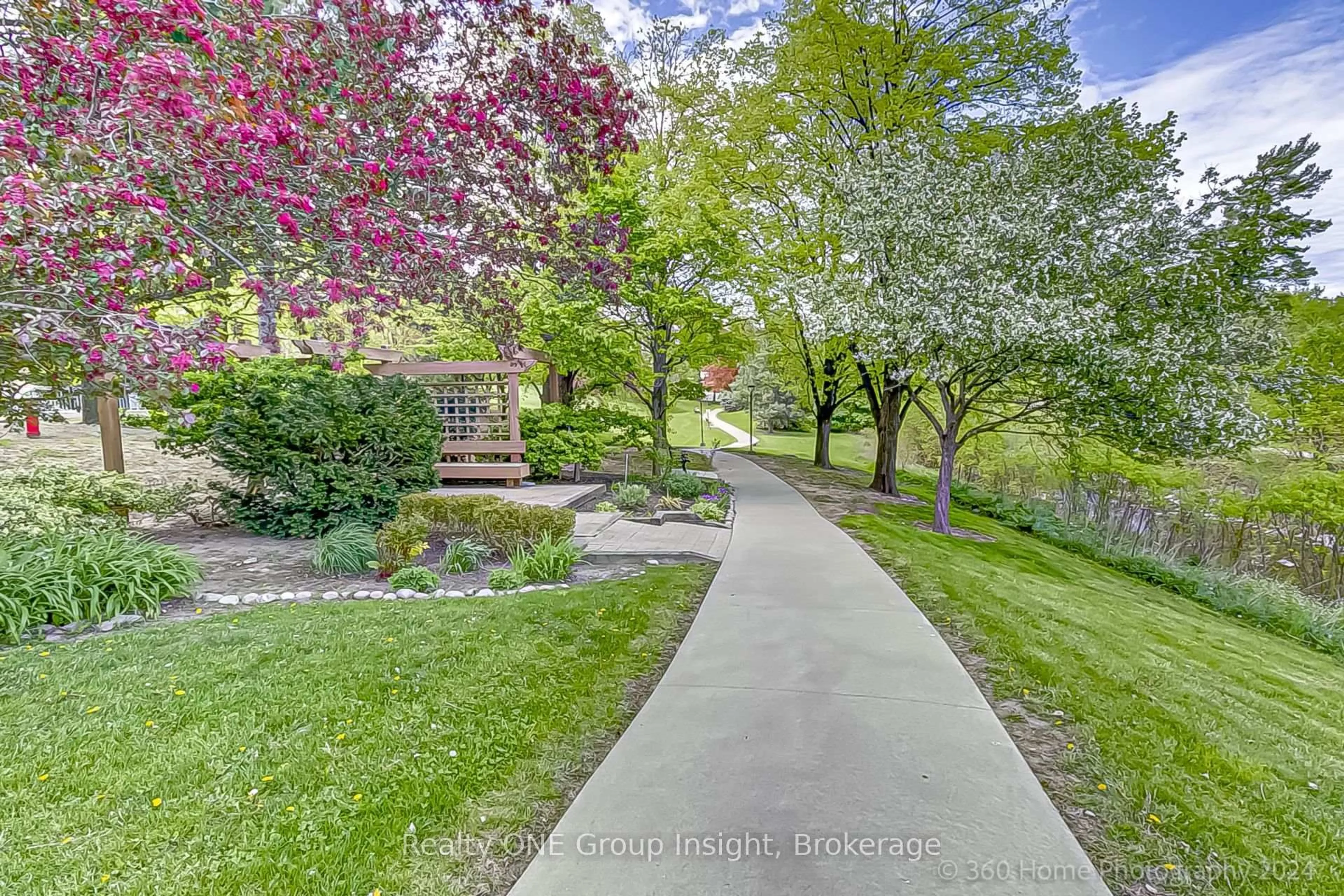 Unknown for 3100 Kirwin Ave #702, Mississauga Ontario L5A 3S6