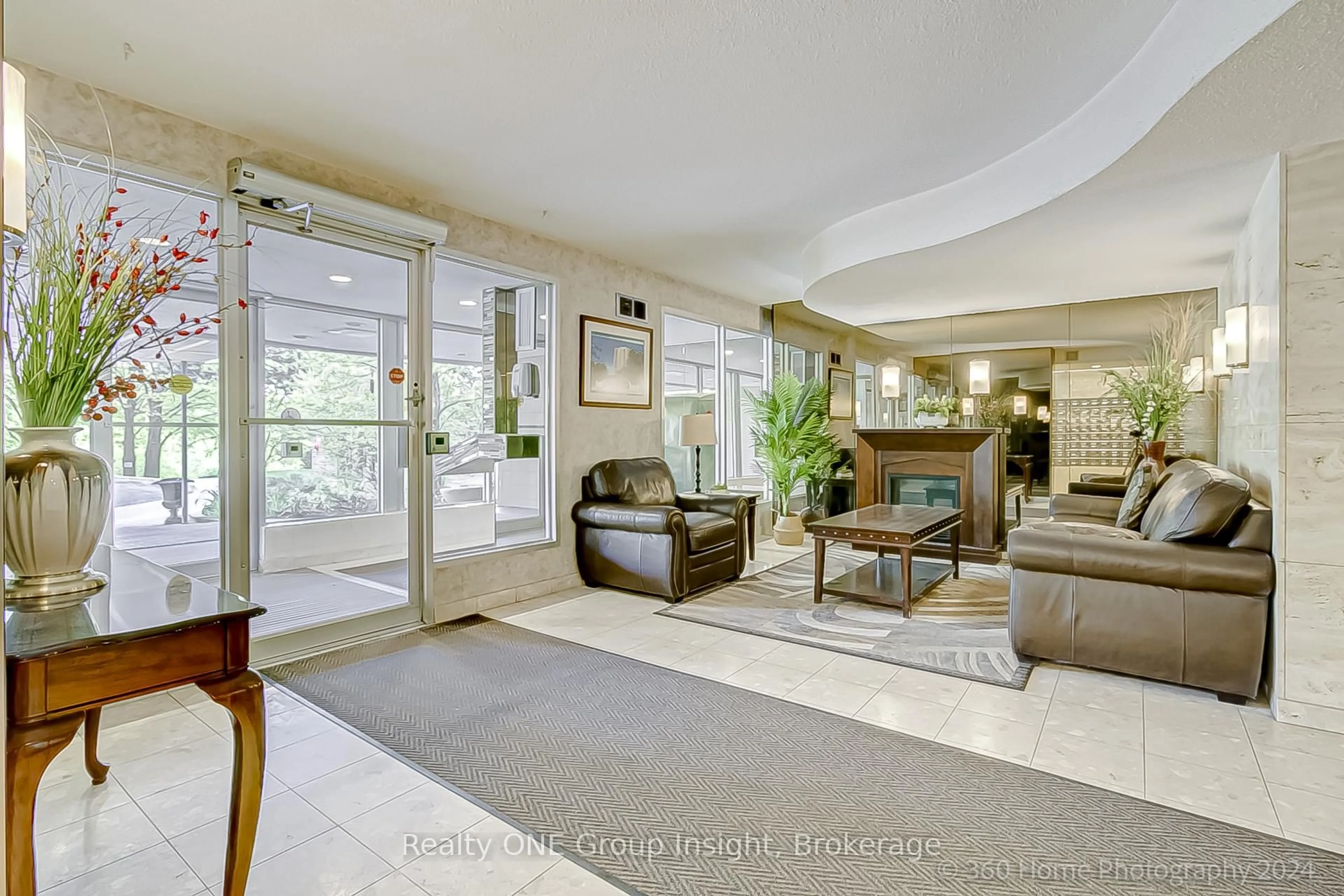 Living room with furniture, unknown for 3100 Kirwin Ave #702, Mississauga Ontario L5A 3S6