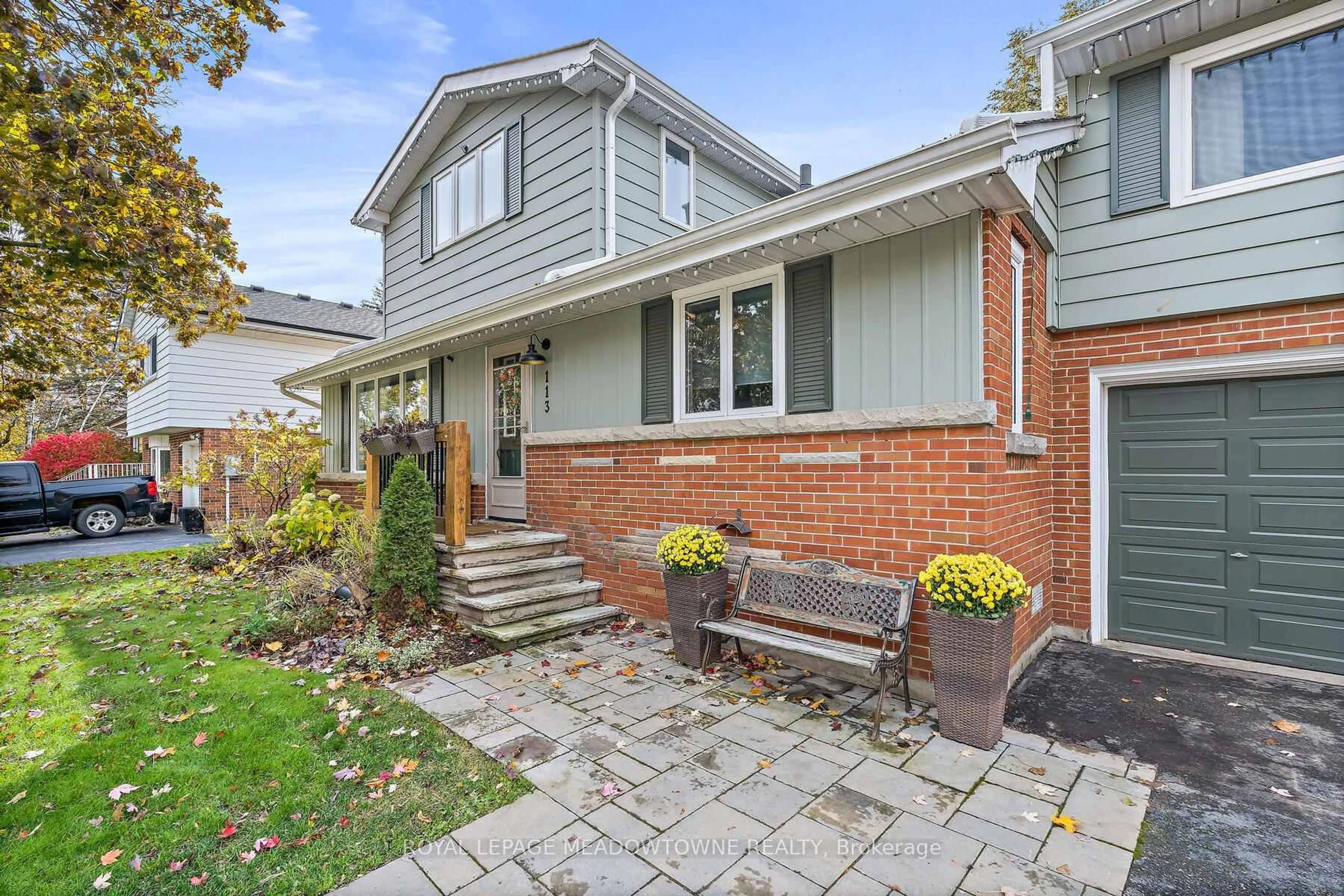 Home with brick exterior material, street for 113 Elizabeth Dr, Halton Hills Ontario L7J 1B6