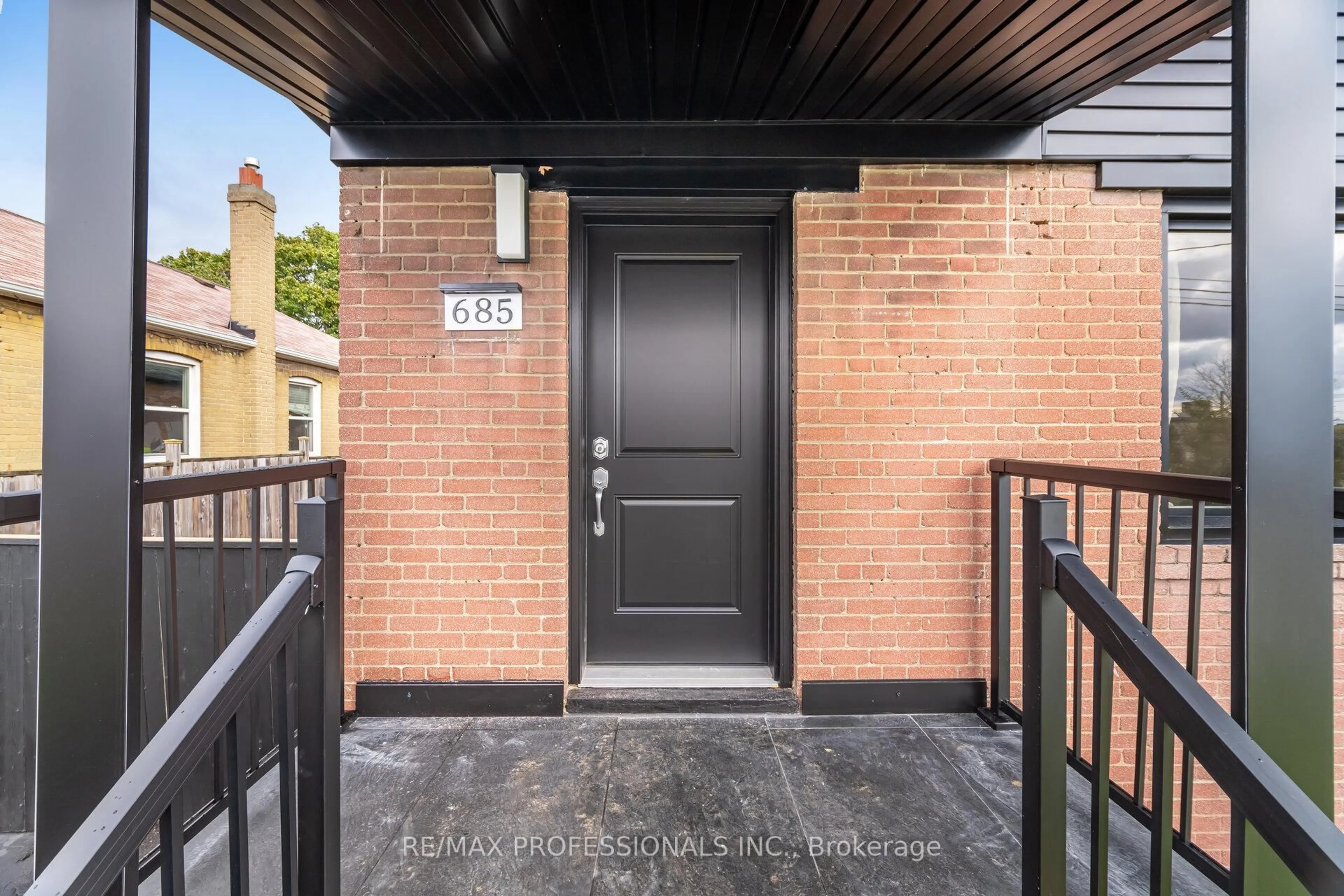 Unknown for 685 Kipling Ave, Toronto Ontario M8Z 5G4