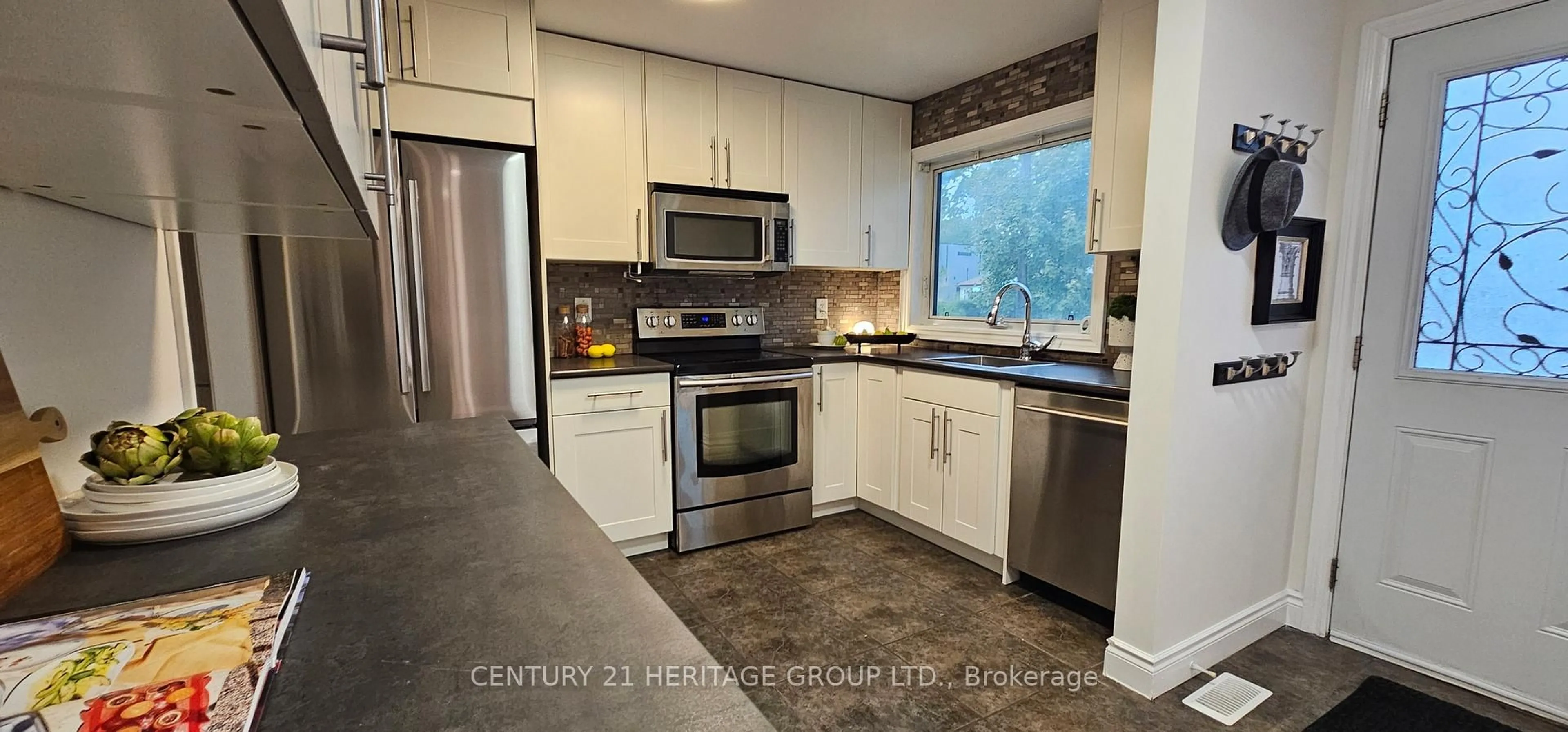 Unknown for 67 Savona Dr, Toronto Ontario M8W 4V2