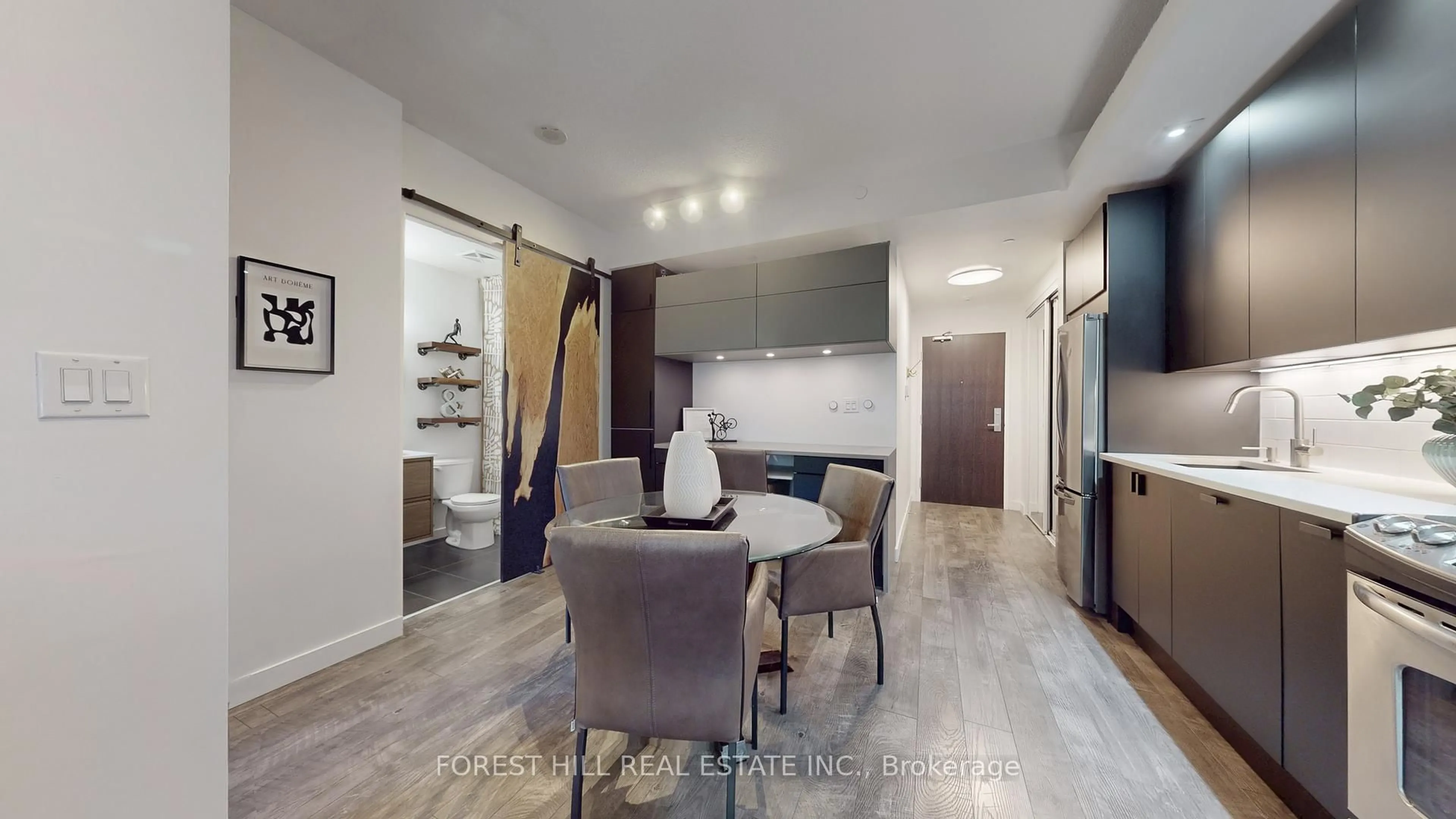 Unknown for 165 Legion Rd #434, Toronto Ontario M8Y 0A1