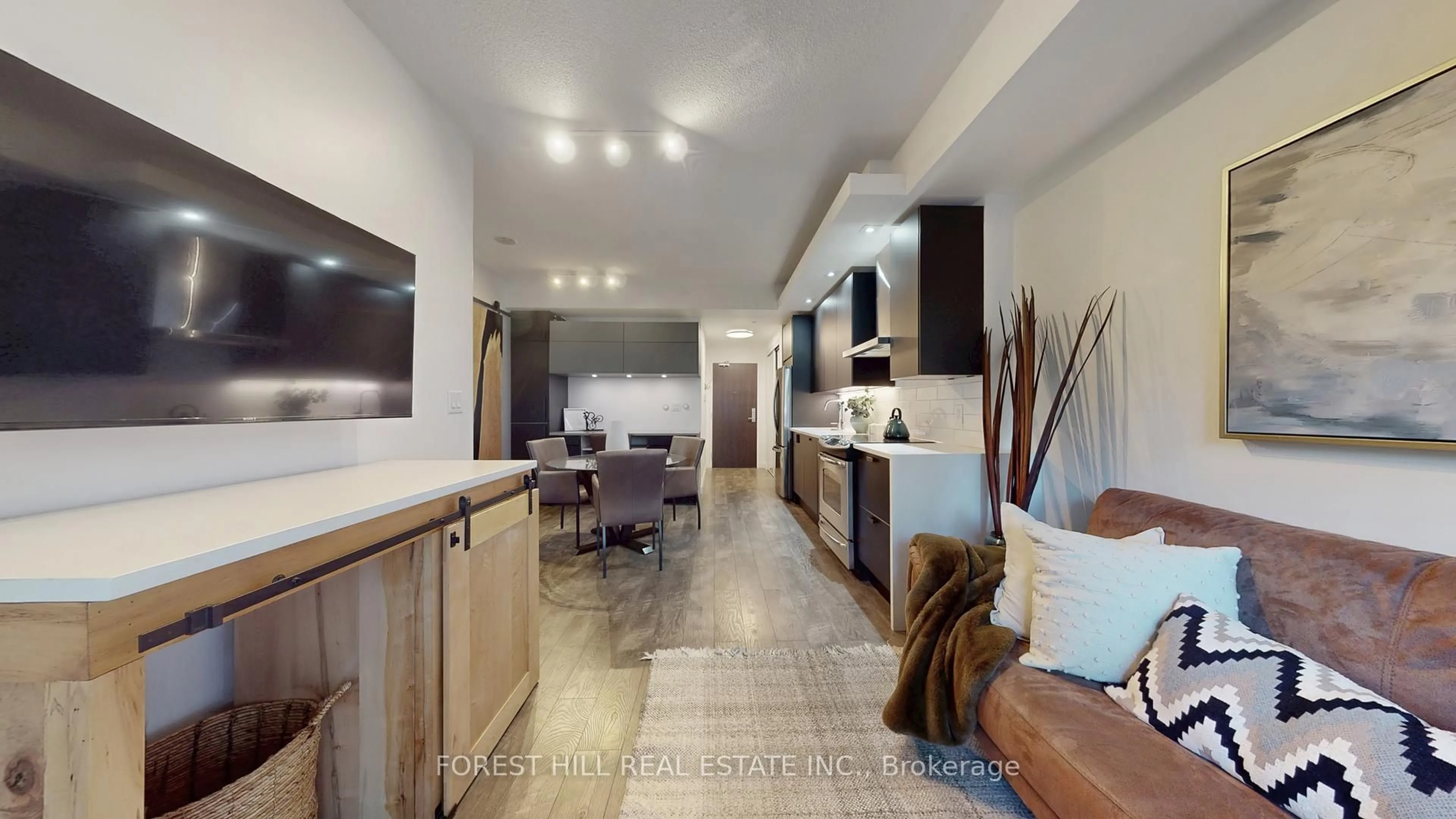 Open concept kitchen, ceramic/tile floor for 165 Legion Rd #434, Toronto Ontario M8Y 0A1