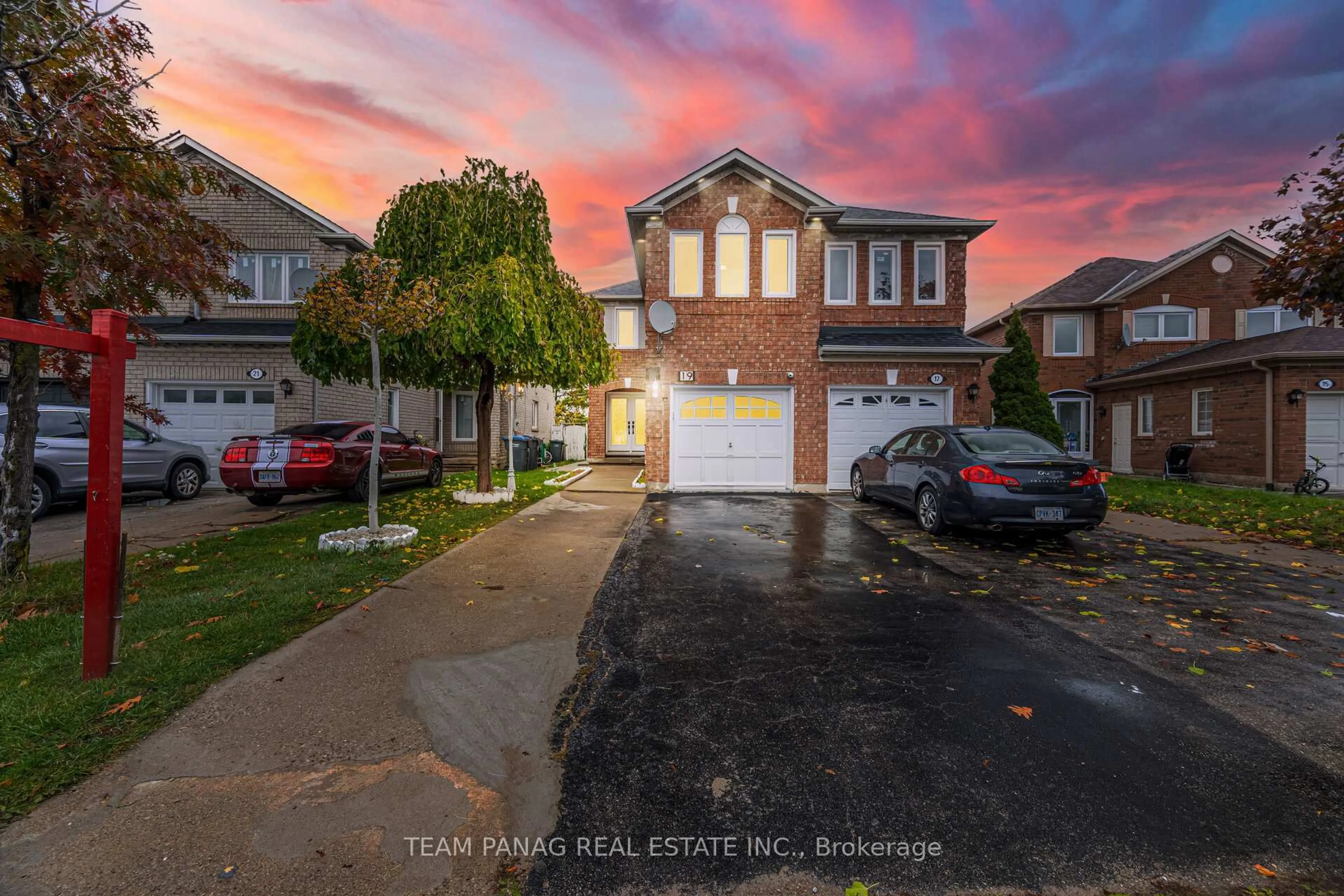 A pic from outside/outdoor area/front of a property/back of a property/a pic from drone, street for 19 Mount Fuji Cres, Brampton Ontario L6R 2L3