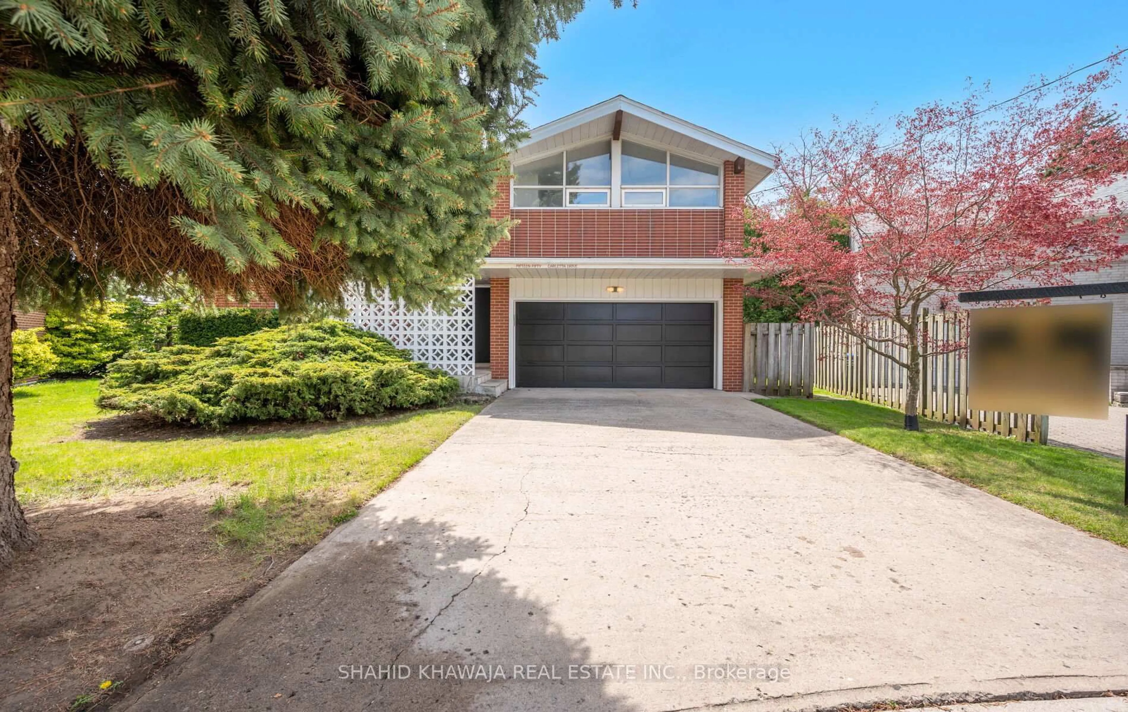 Home with brick exterior material, street for 1550 Carletta Dr, Mississauga Ontario L4X 1E3