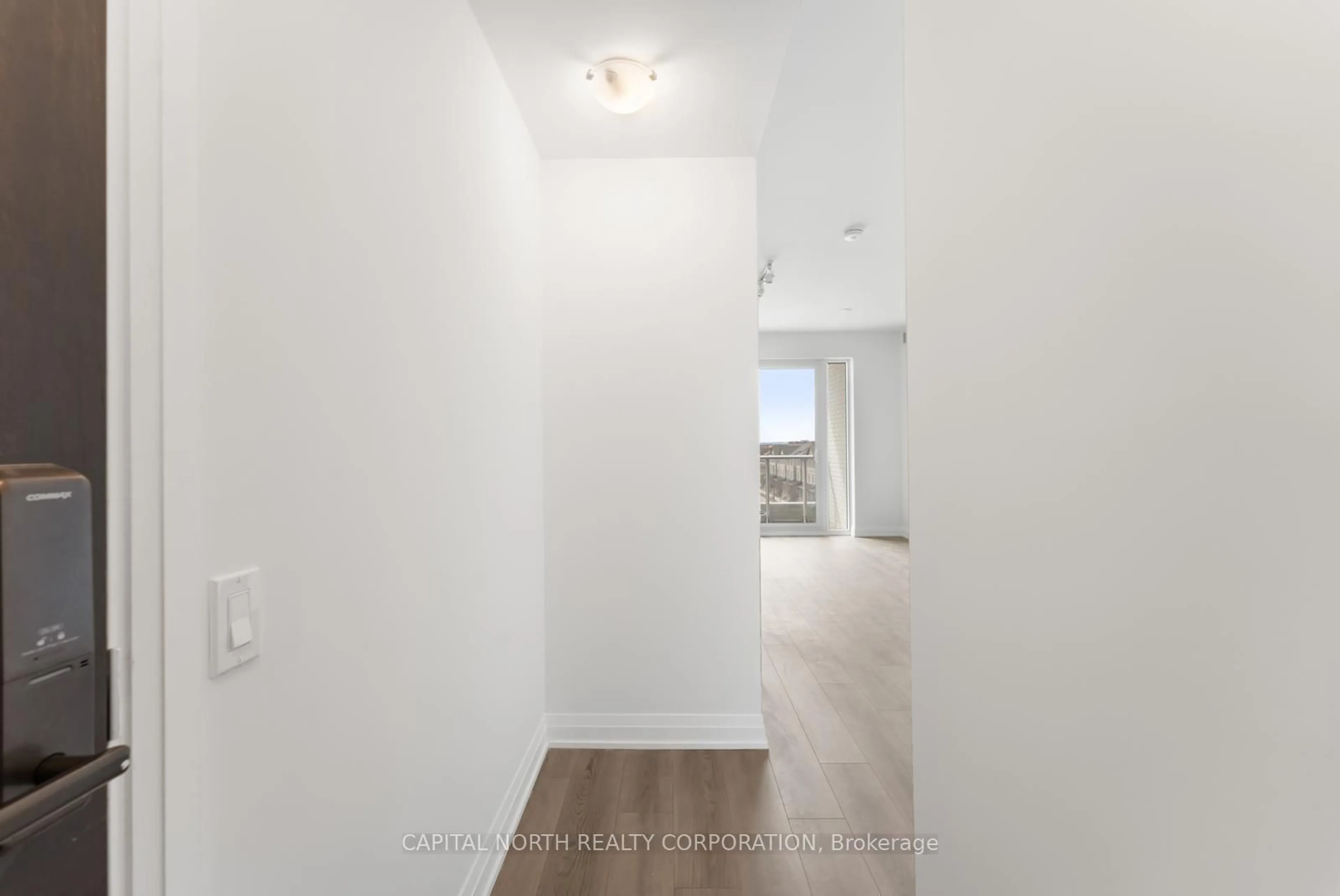 A pic of a room for 412 Silver Maple Rd #422, Oakville Ontario L6H 0S2