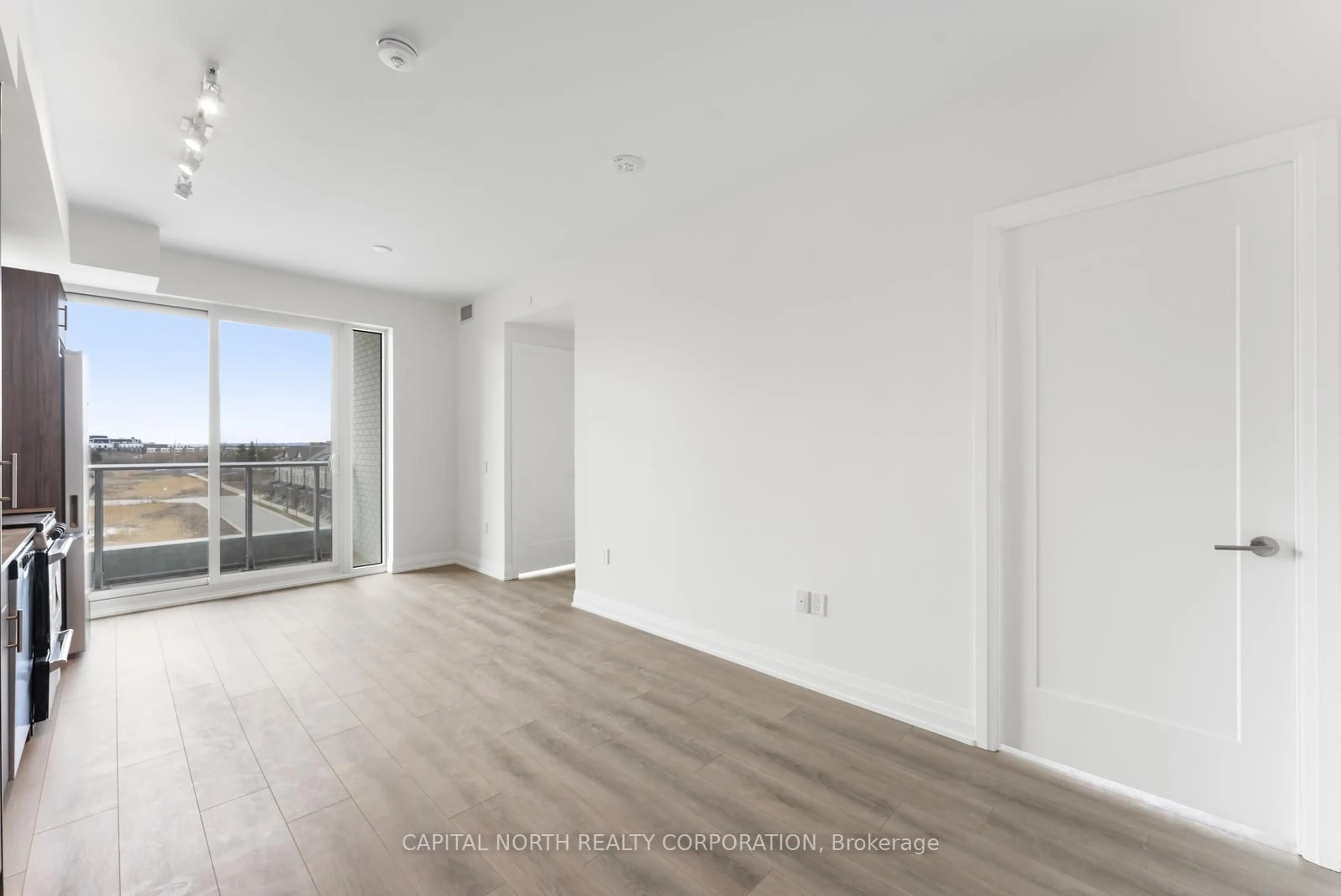 A pic of a room for 412 Silver Maple Rd #422, Oakville Ontario L6H 0S2