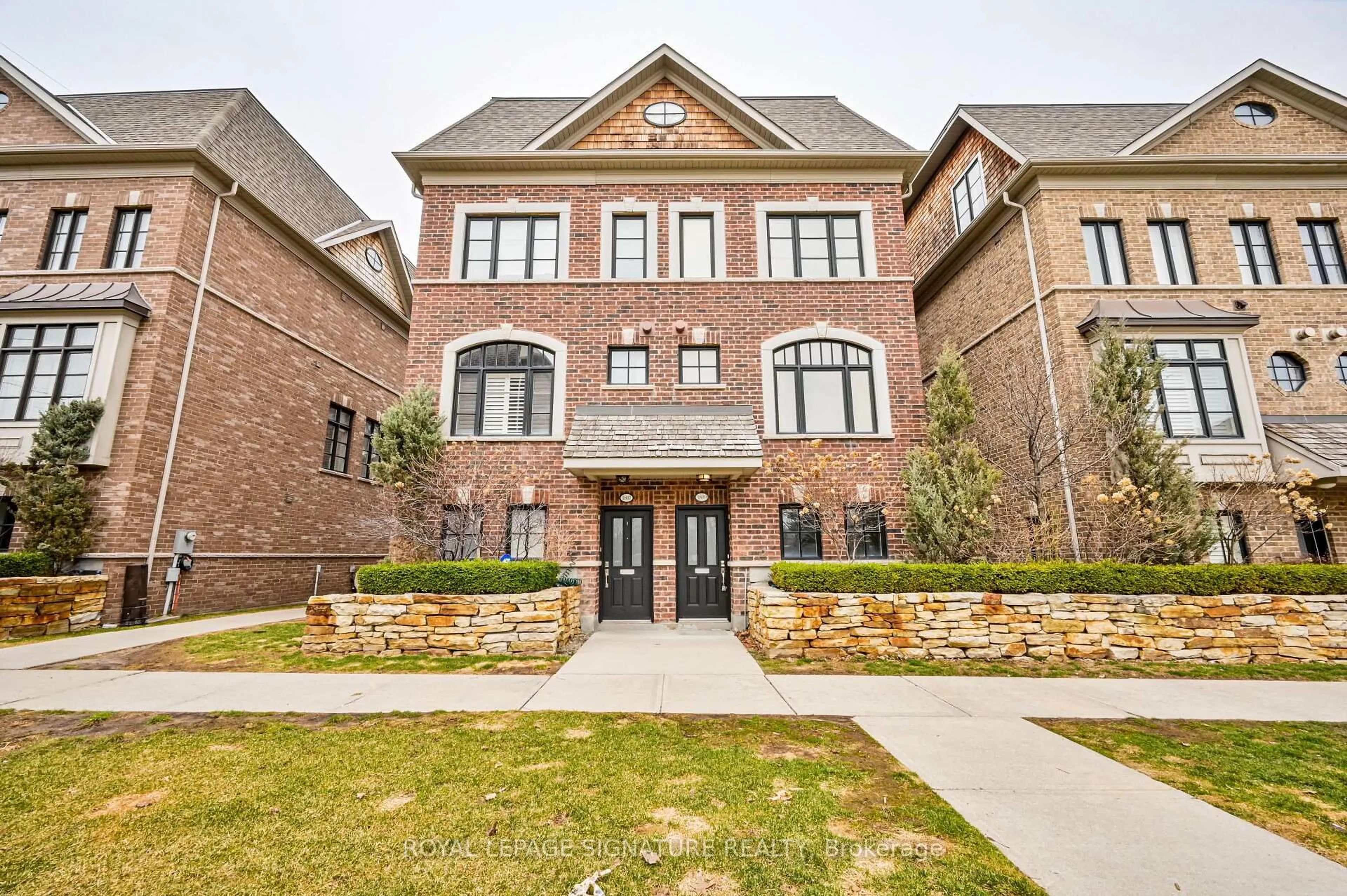 Home with brick exterior material, street for 1809 Pagehurst Ave, Mississauga Ontario L4X 1Y6