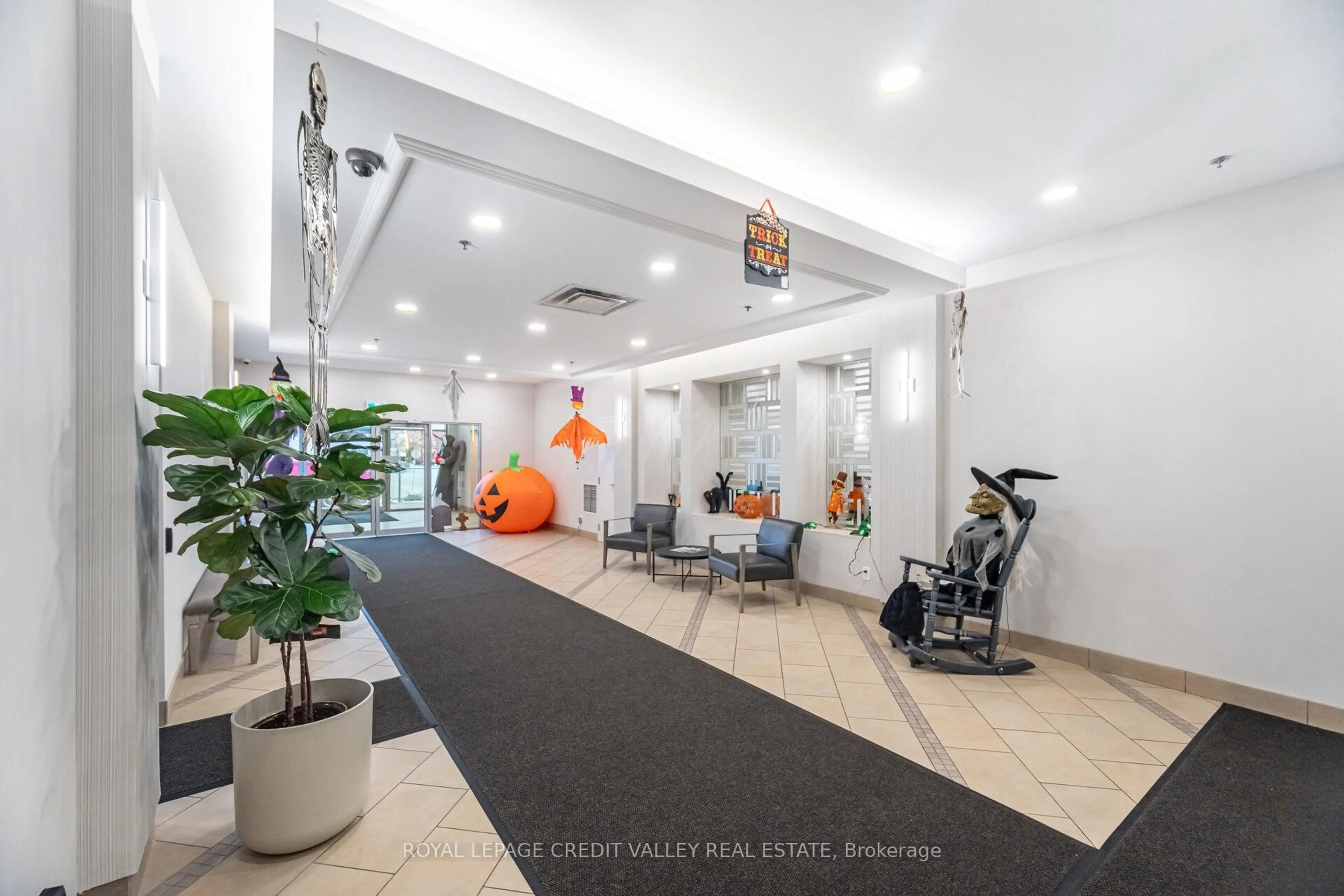 Unknown for 9 George St #2407, Brampton Ontario L6X 0T7