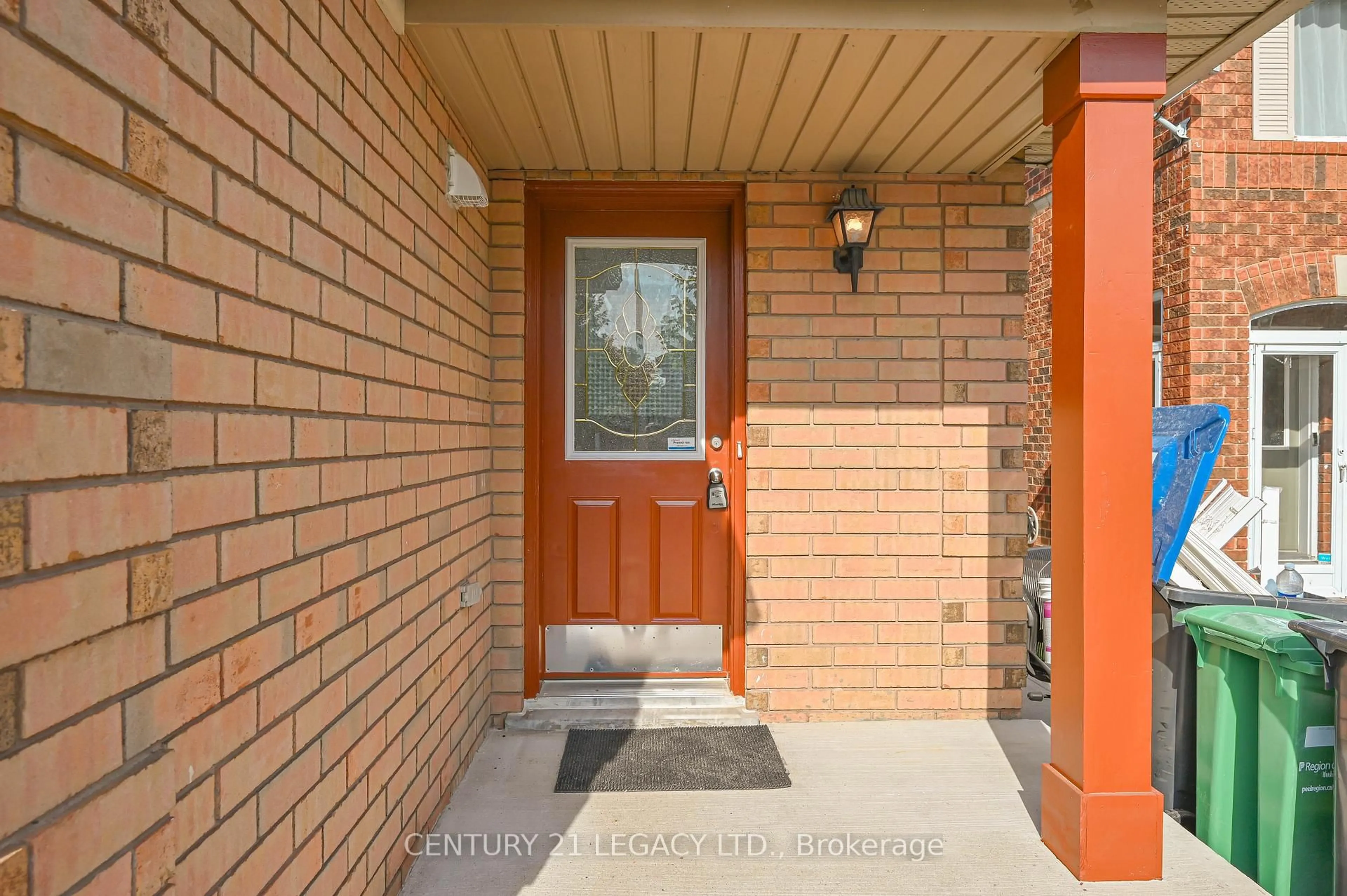 Indoor entryway for 15 Dusty Star Rd, Brampton Ontario L6R 1Y5