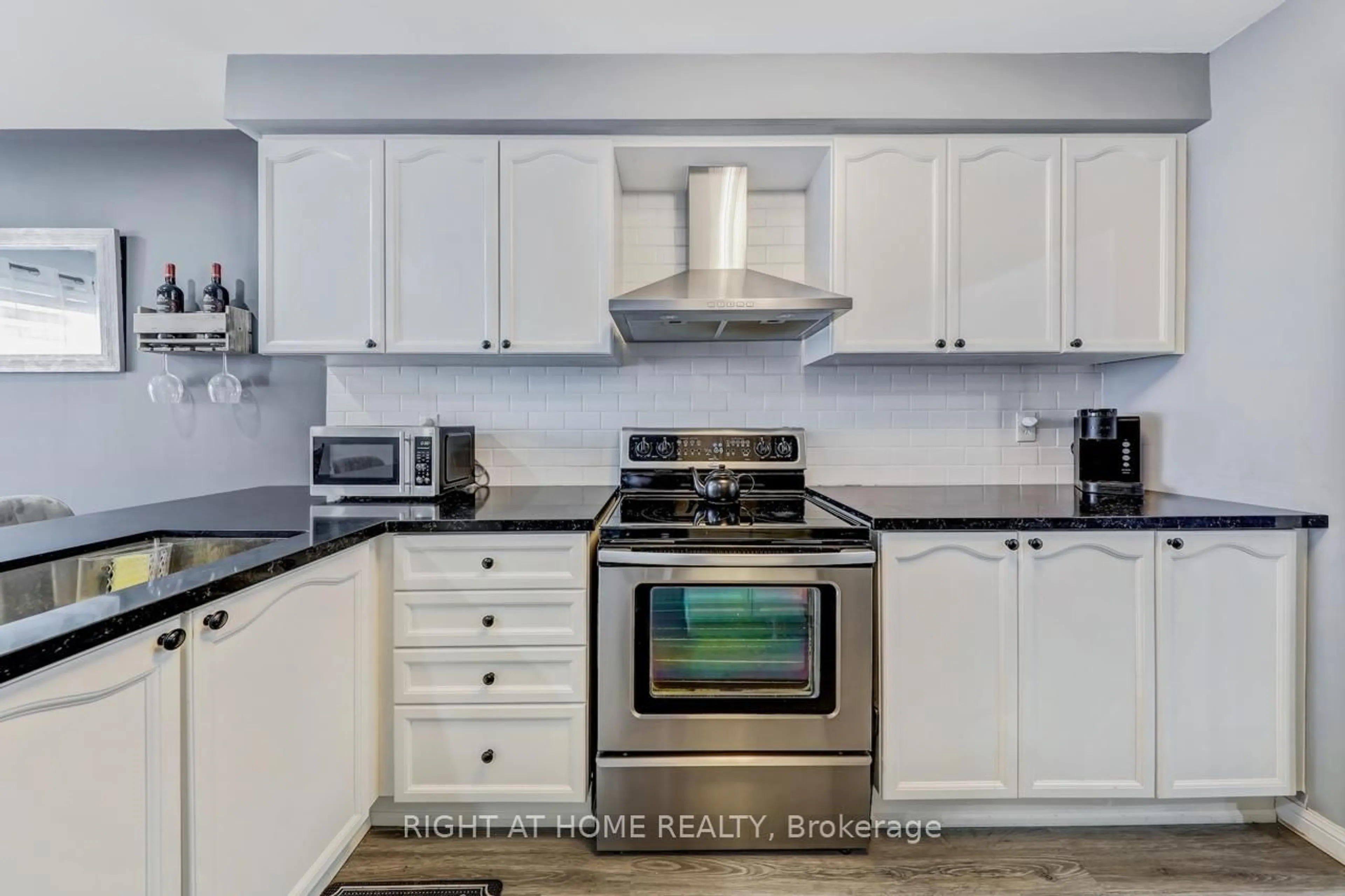 Standard kitchen, ceramic/tile floor for 23 Seed House Lane, Halton Hills Ontario L7G 6K3