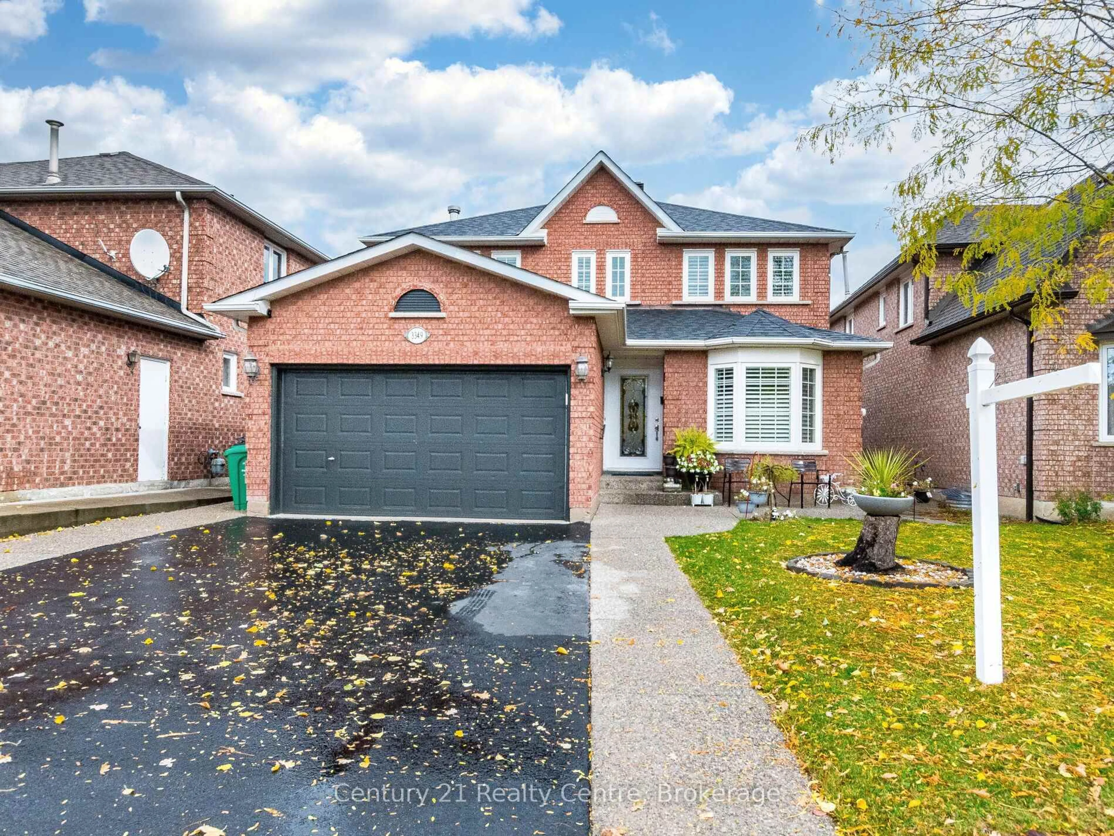 Home with brick exterior material, street for 3349 Loyalist Dr, Mississauga Ontario L5L 5T9