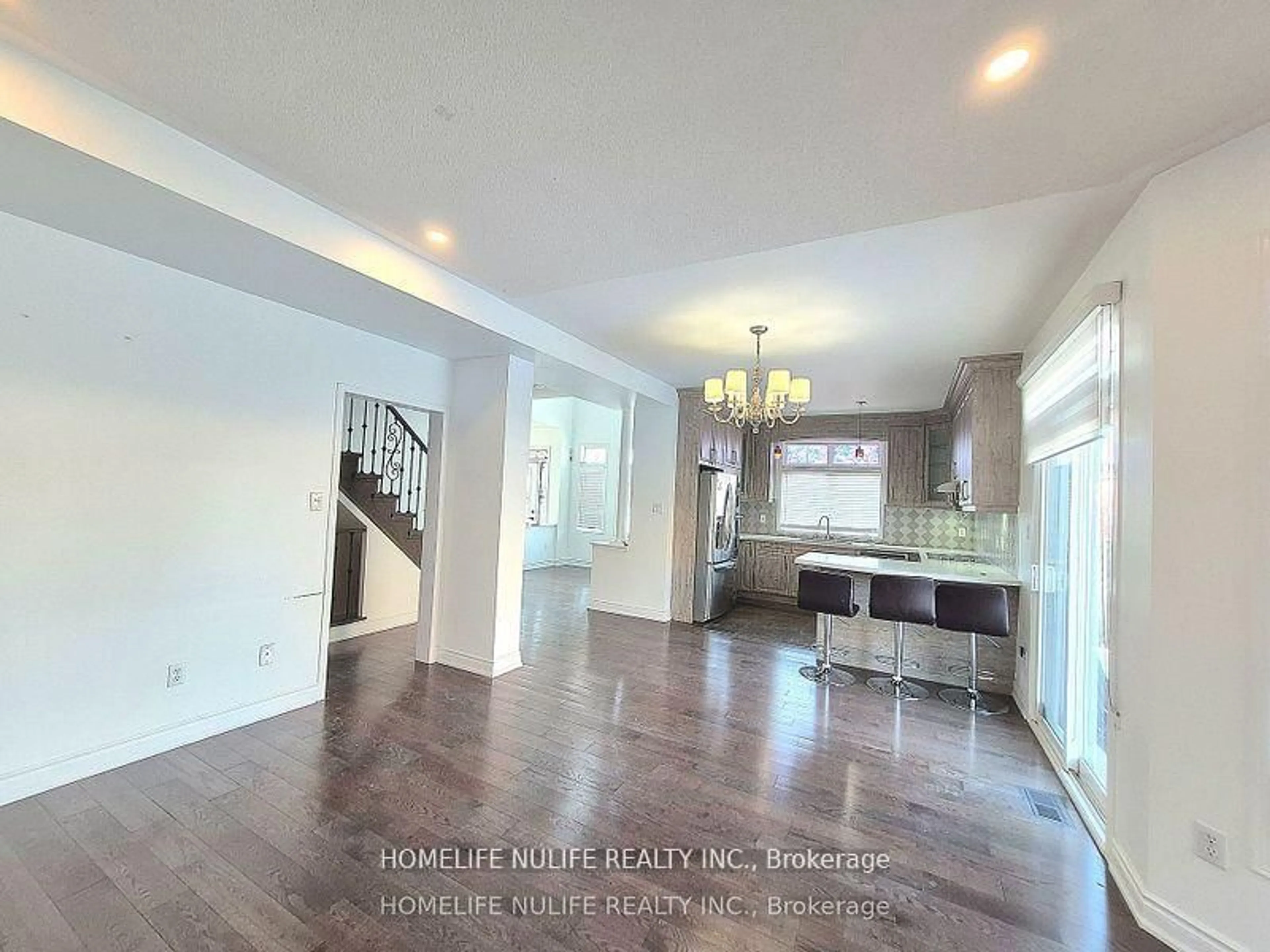 Open concept kitchen, unknown for 3866 Thomas St, Mississauga Ontario L5M 7B1