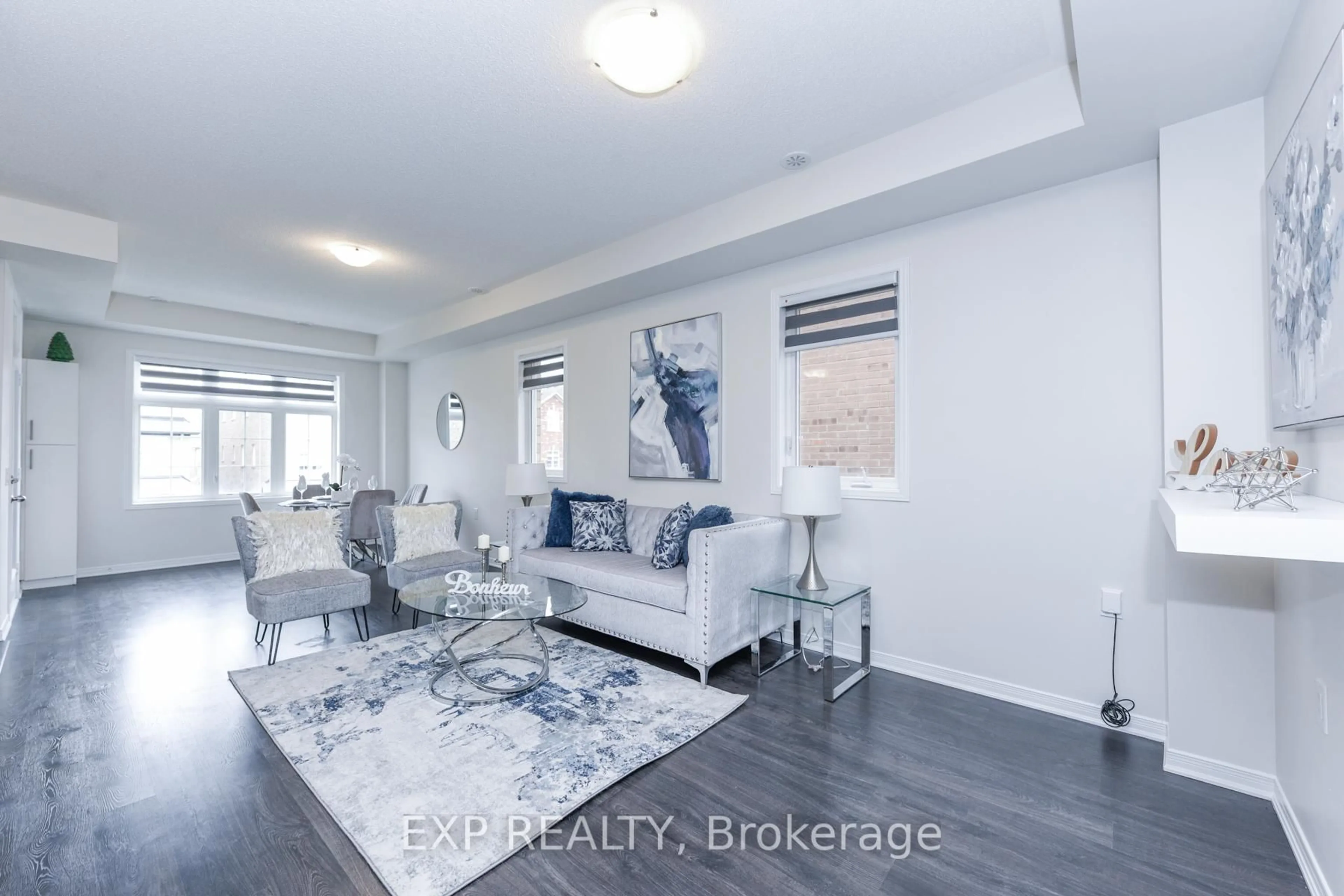 Living room with furniture, unknown for 10 Lowes Hill Circ, Caledon Ontario L7C 4H5