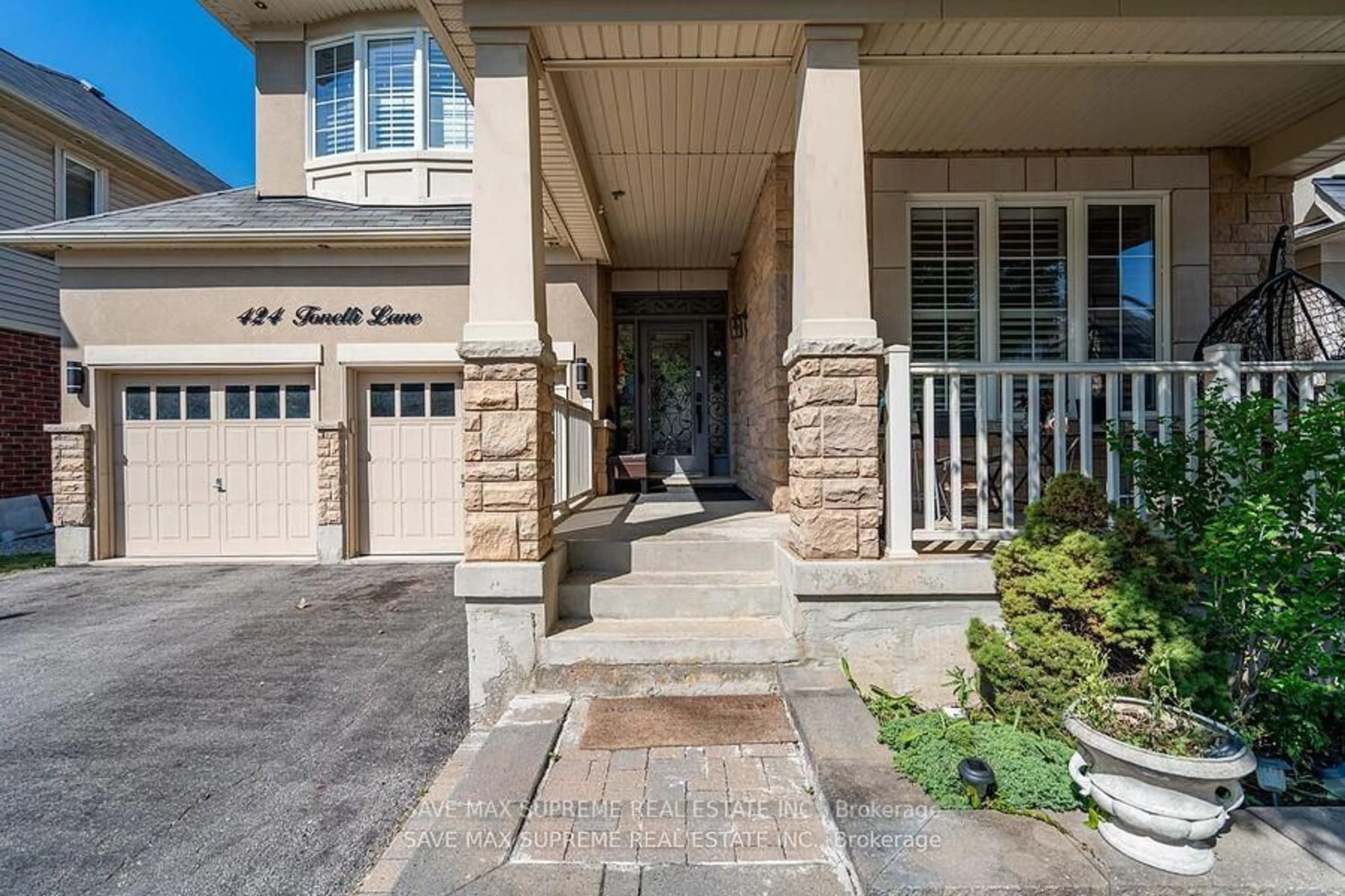 Indoor entryway for 424 Tonelli Lane, Milton Ontario L9T 0N4