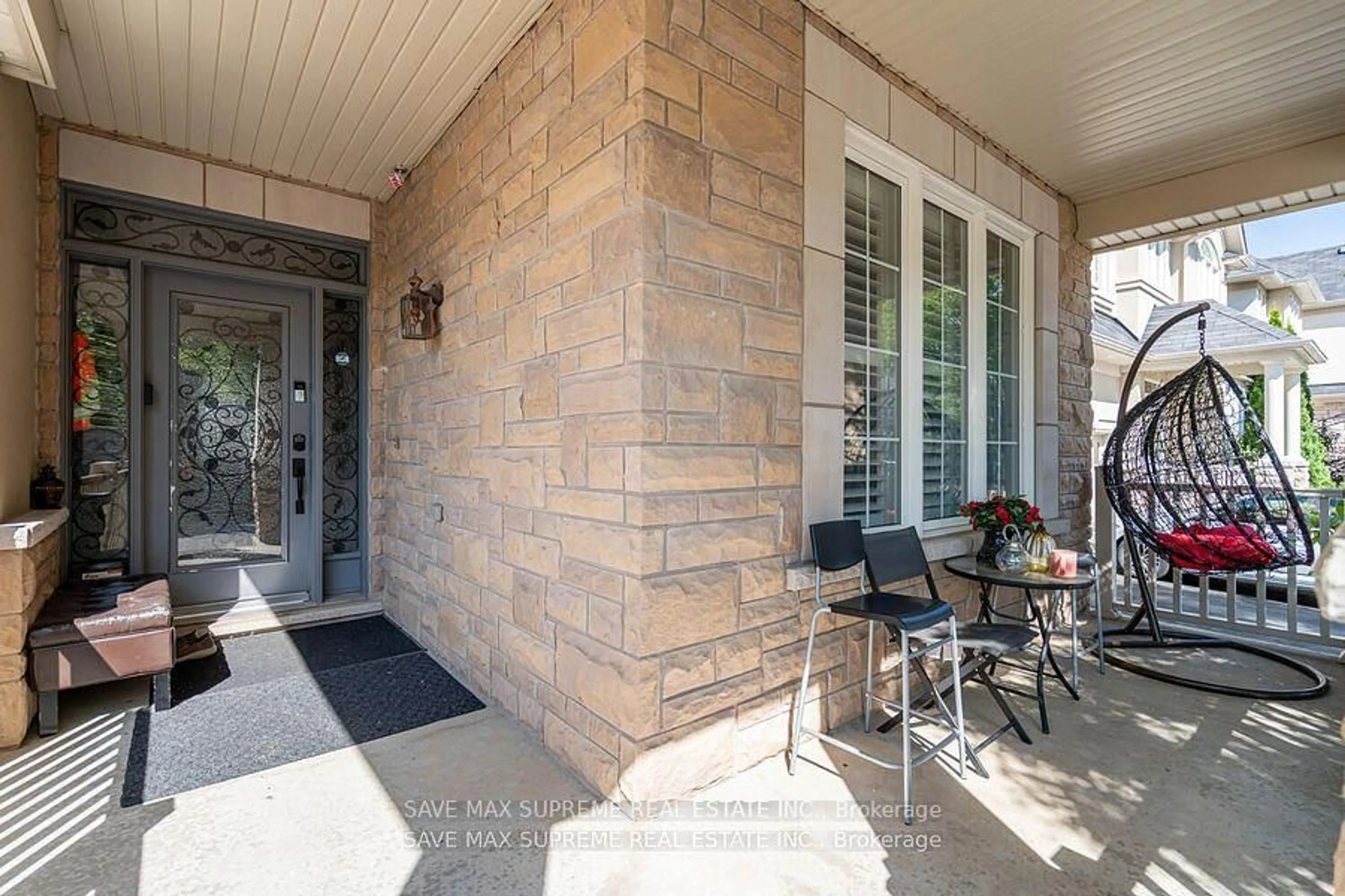 Patio, street for 424 Tonelli Lane, Milton Ontario L9T 0N4