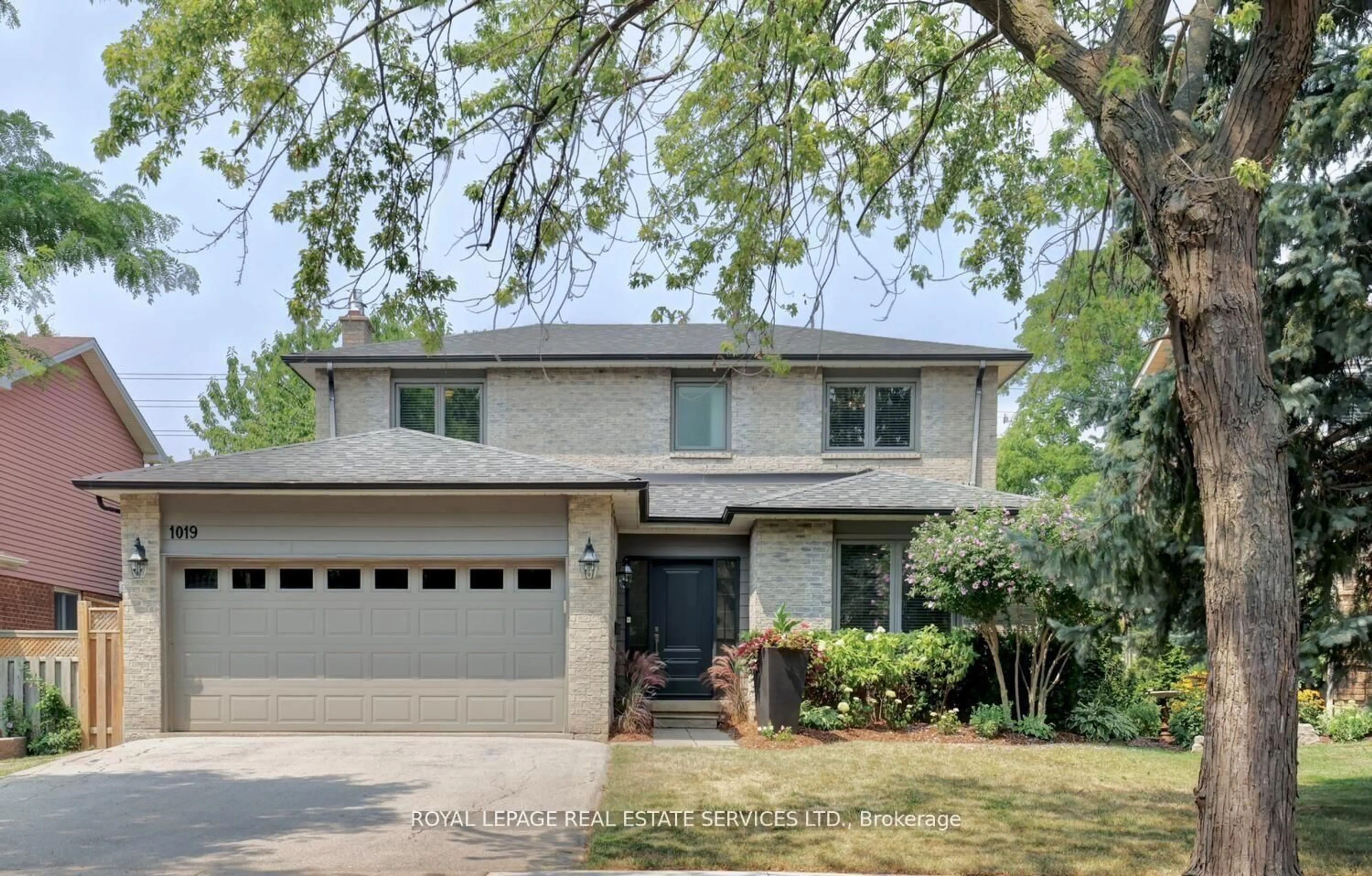 Home with brick exterior material, street for 1019 Mesa Cres, Mississauga Ontario L5H 3T6
