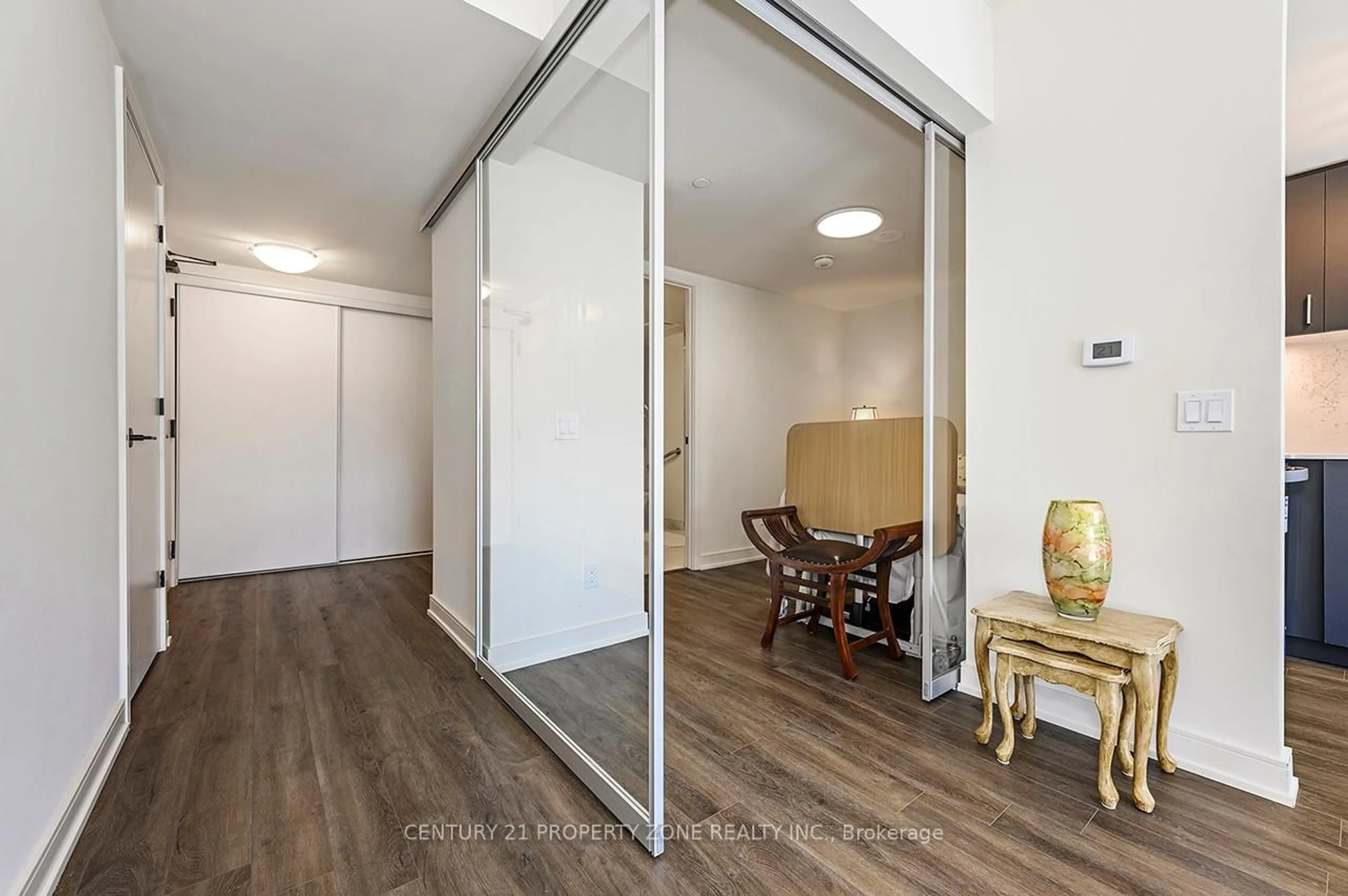 Indoor entryway for 8010 Derry Rd #TH 105, Milton Ontario L9T 2X5