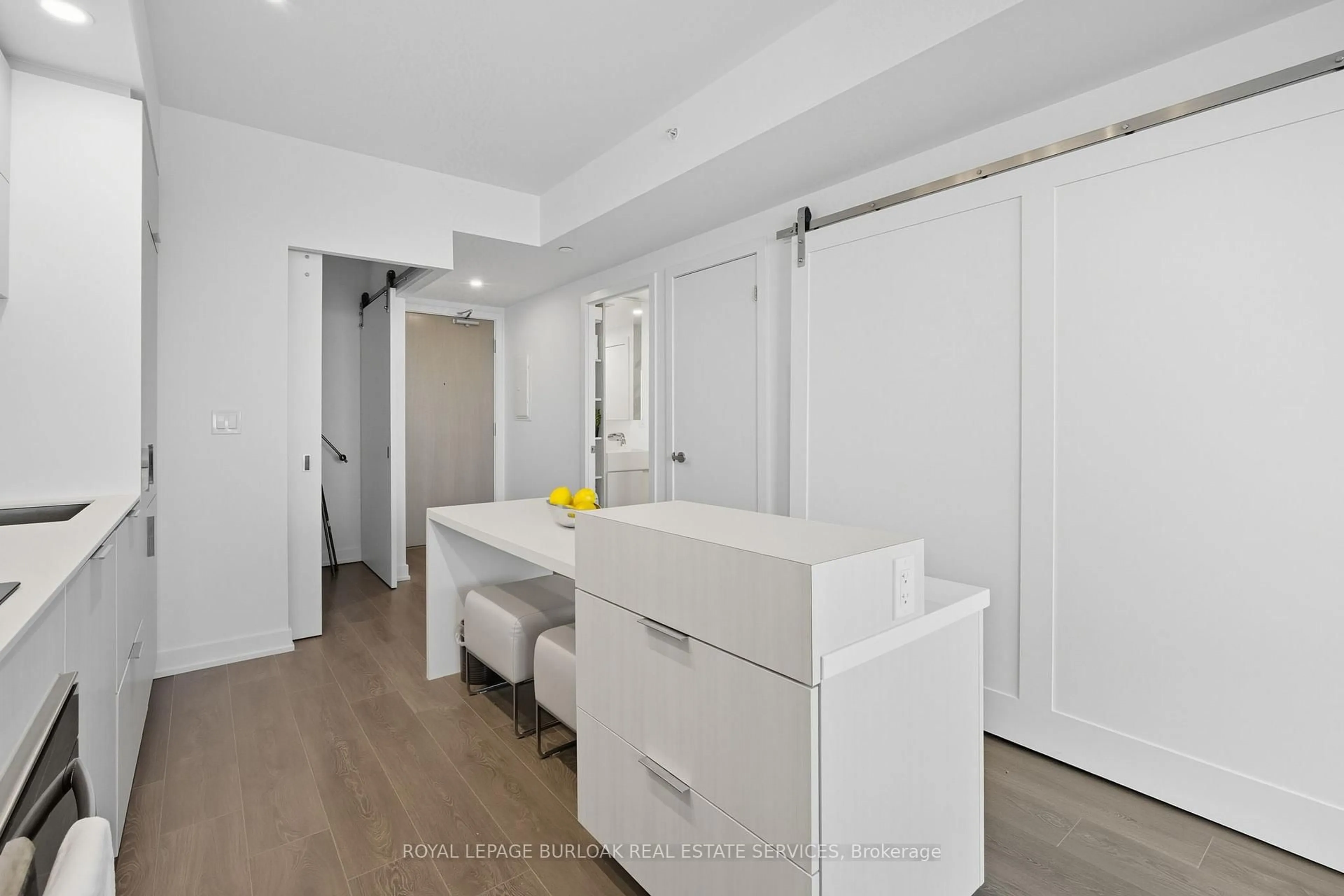 Unknown for 370 Martha St #1805, Burlington Ontario L7R 0G9