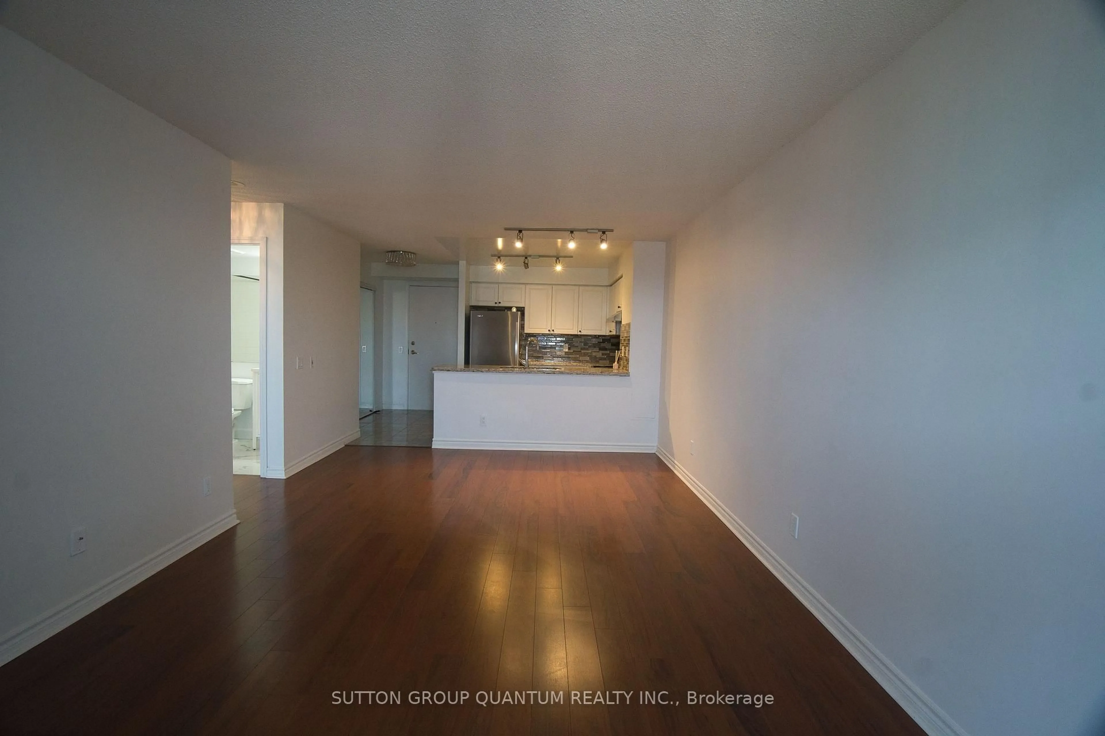 Unknown for 25 Kingsbridge Garden Circ #716, Mississauga Ontario L5R 4B1