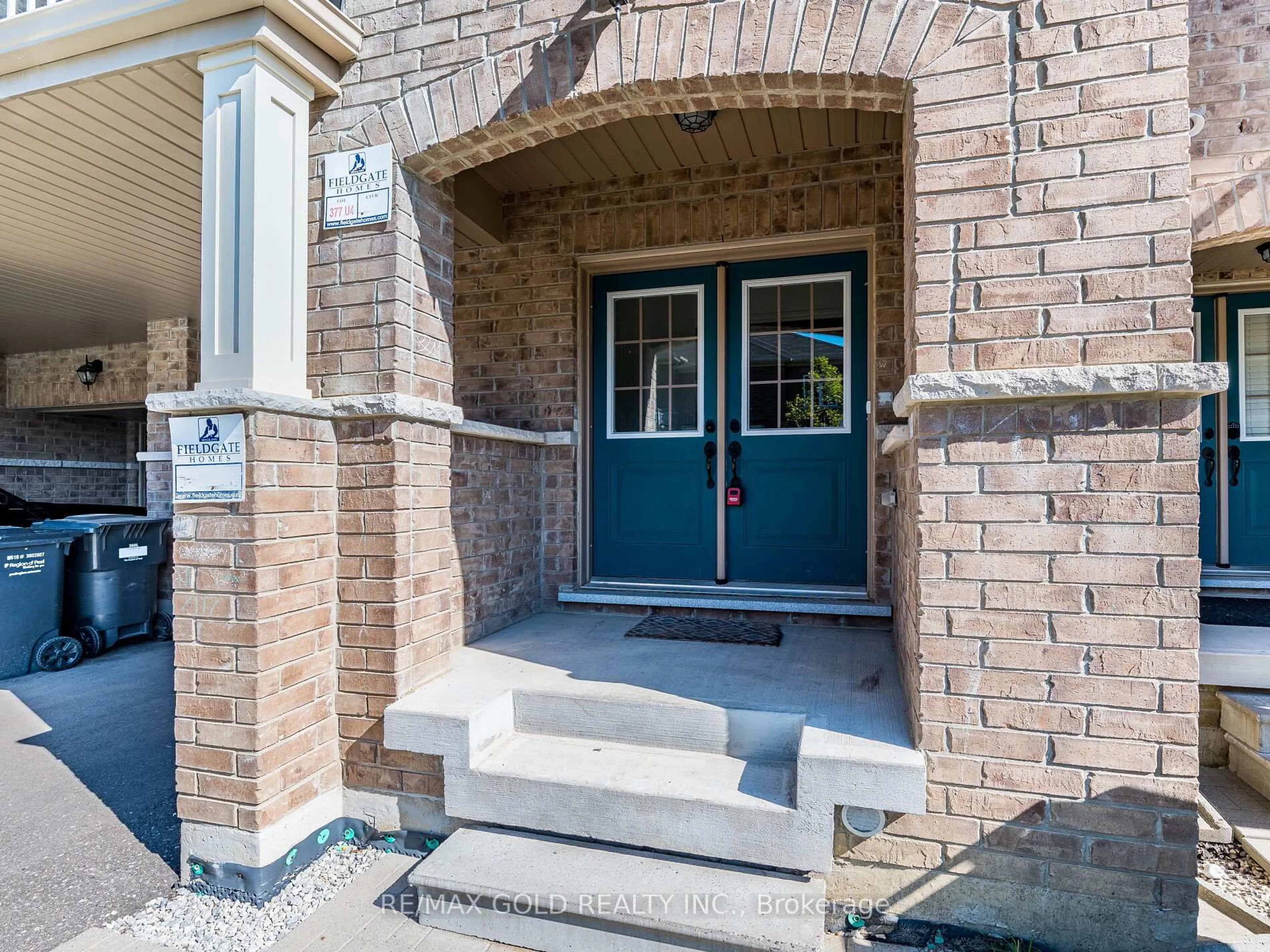 Indoor entryway for 35 Labrish Rd, Brampton Ontario L7A 5C2