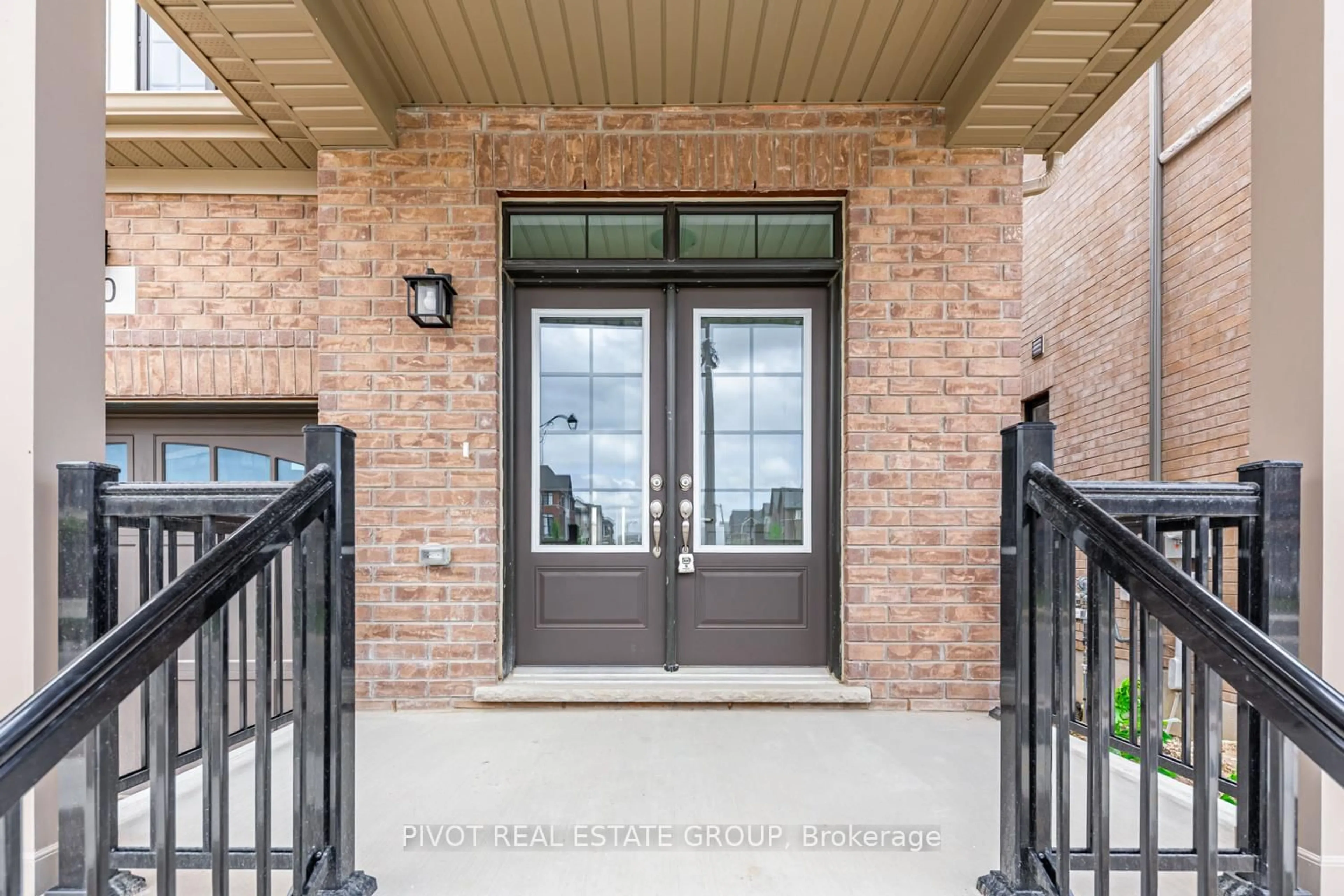 Indoor entryway for 30 Lipscott Dr, Caledon Ontario L7C 4L2