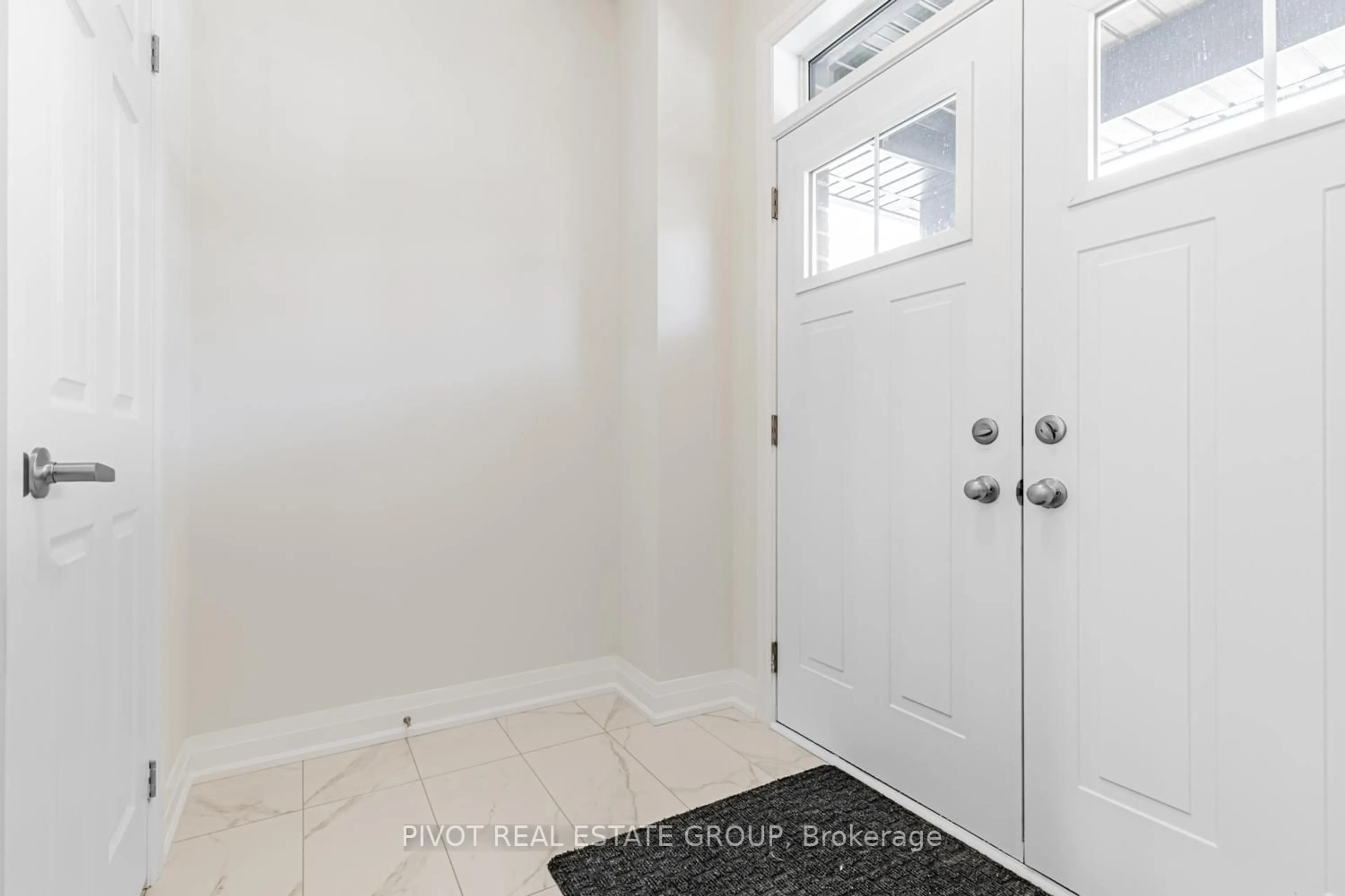 Indoor entryway for 26 Lipscott Dr, Caledon Ontario L7C 4L2