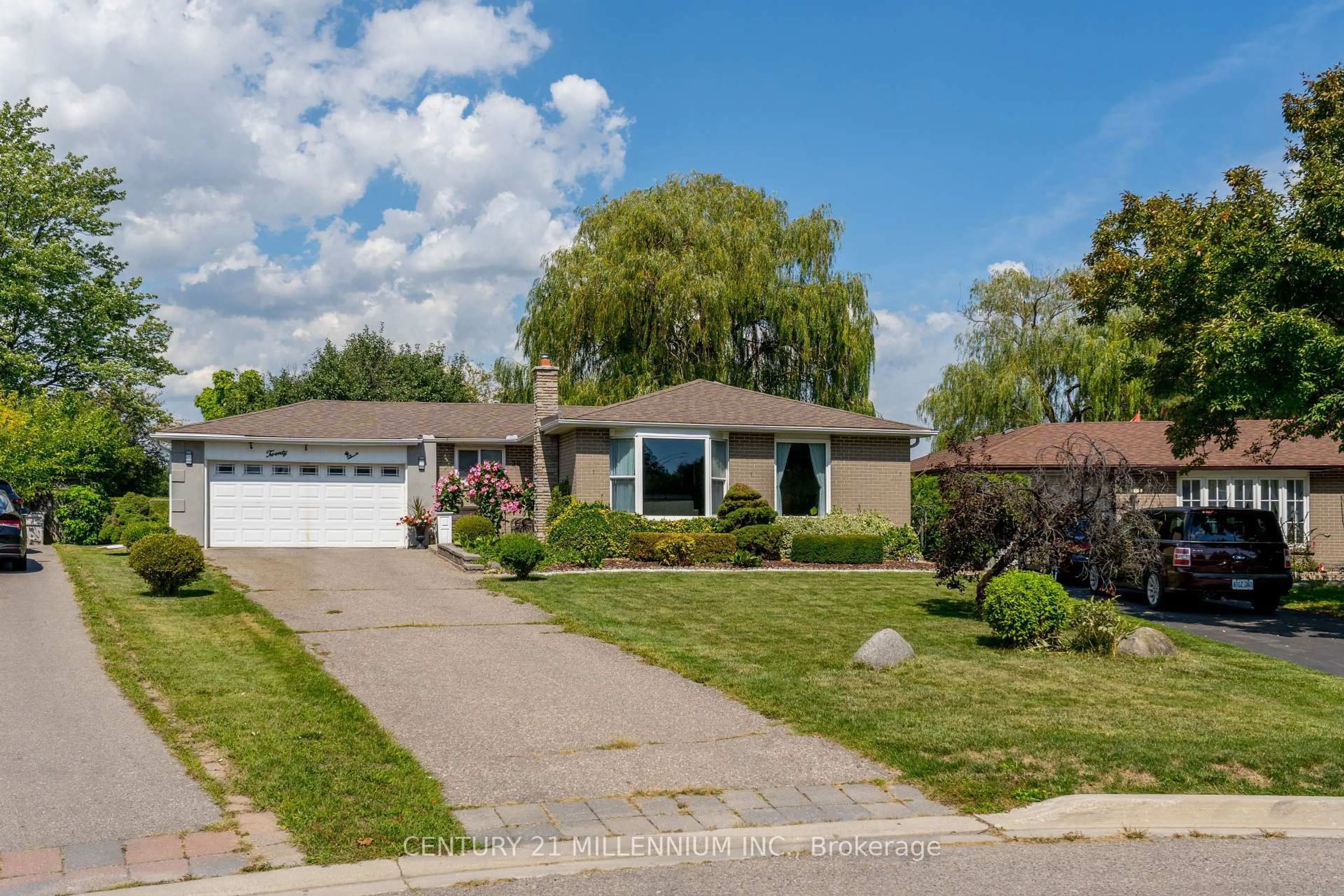 Home with vinyl exterior material, street for 20 Dunblaine Cres, Brampton Ontario L6T 3H2