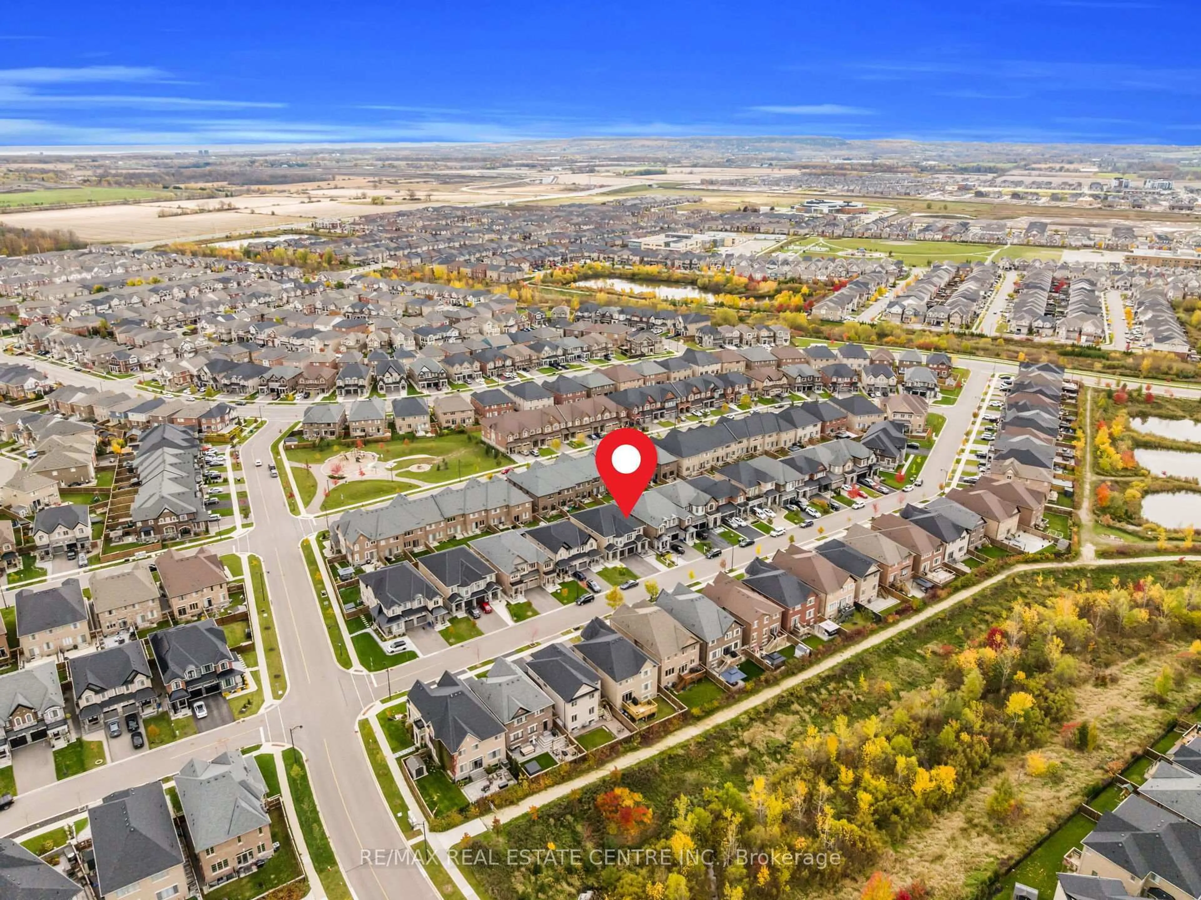 A pic from outside/outdoor area/front of a property/back of a property/a pic from drone, unknown for 488 parent place St, Milton Ontario L9E 1L4